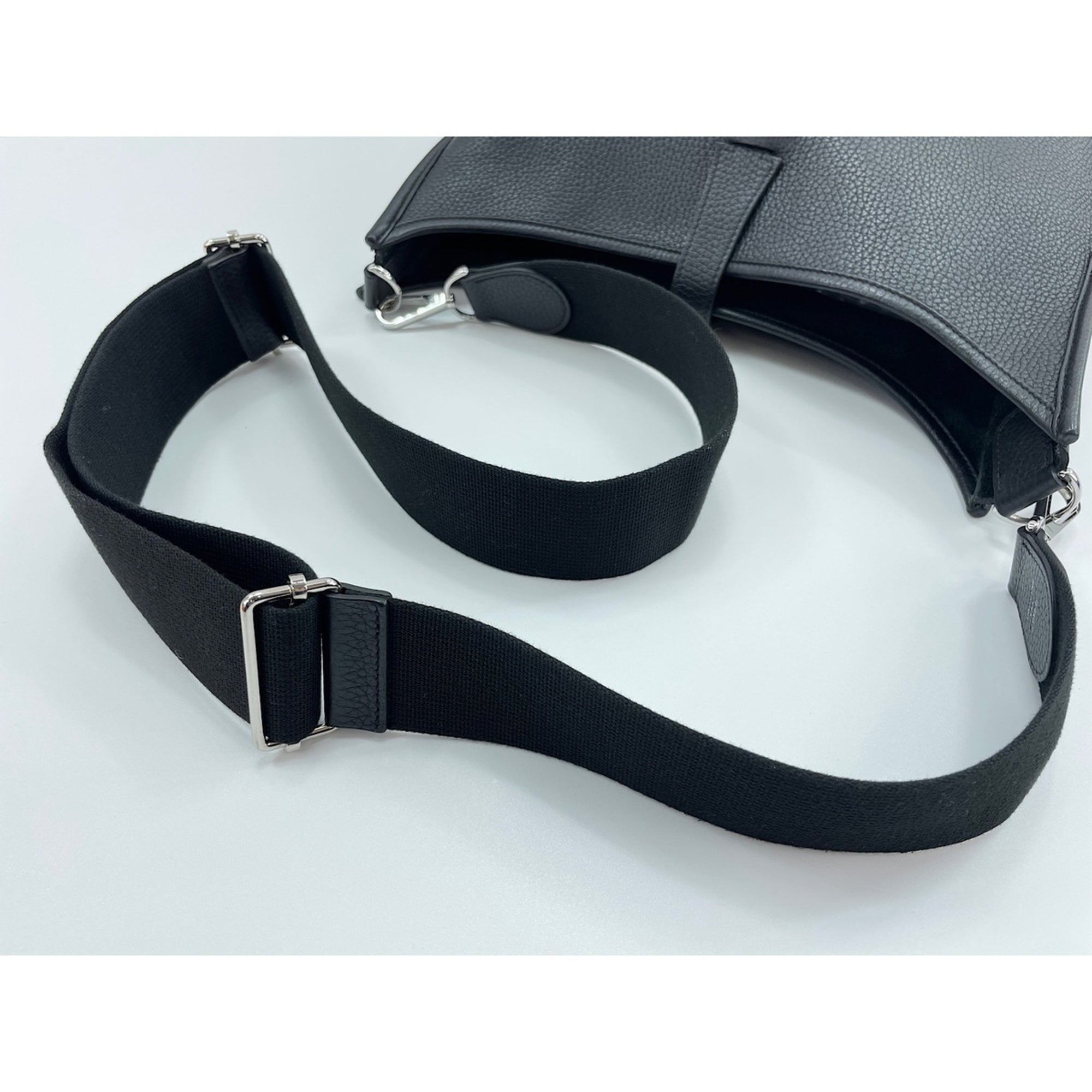 Hermes Black Taurillon Clemence Leather Shoulder Bag (Pre-Owned)