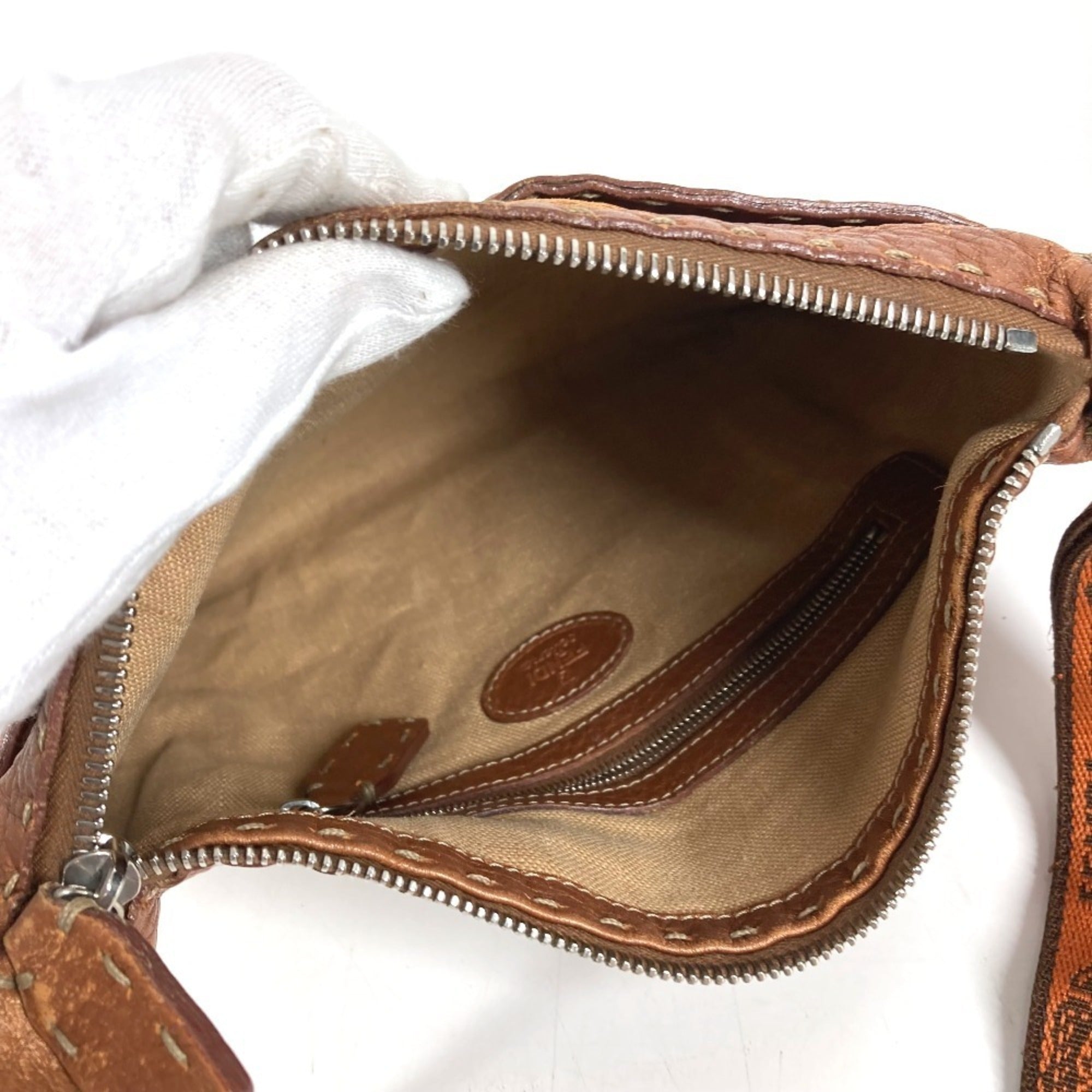 Fendi Selleria Brown Leather Pochette Shoulder Bag (Pre-Owned)