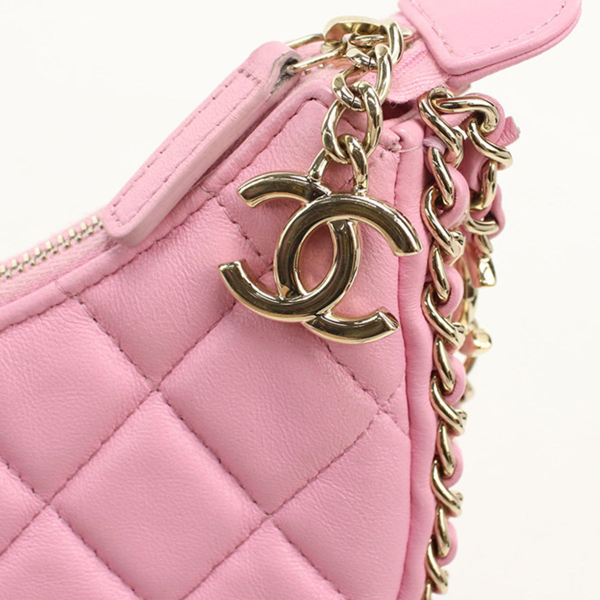 Chanel Pink Leather Shoulder Bag (Pre-Owned)
