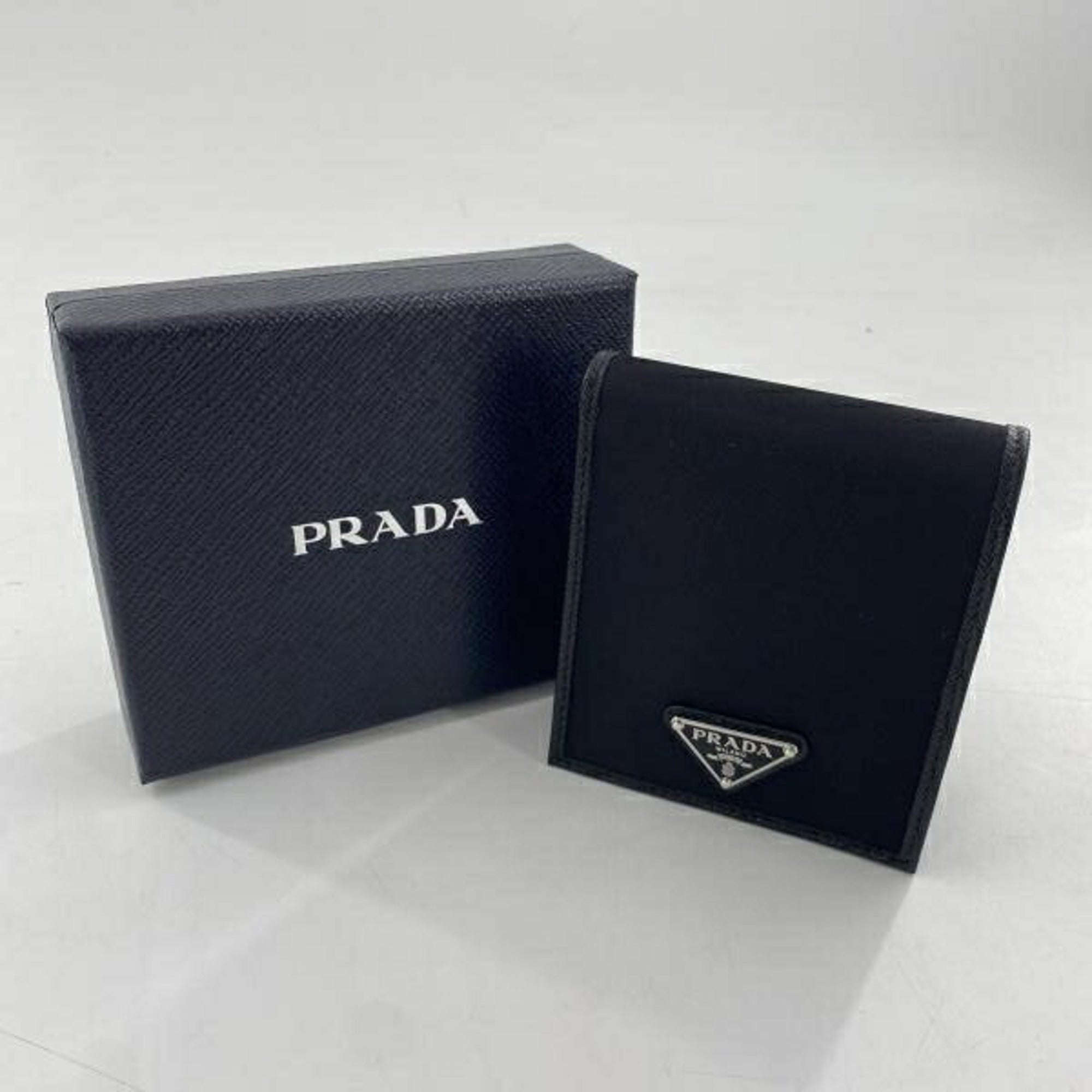 Prada Black Leather Card Wallet (Pre-Owned)