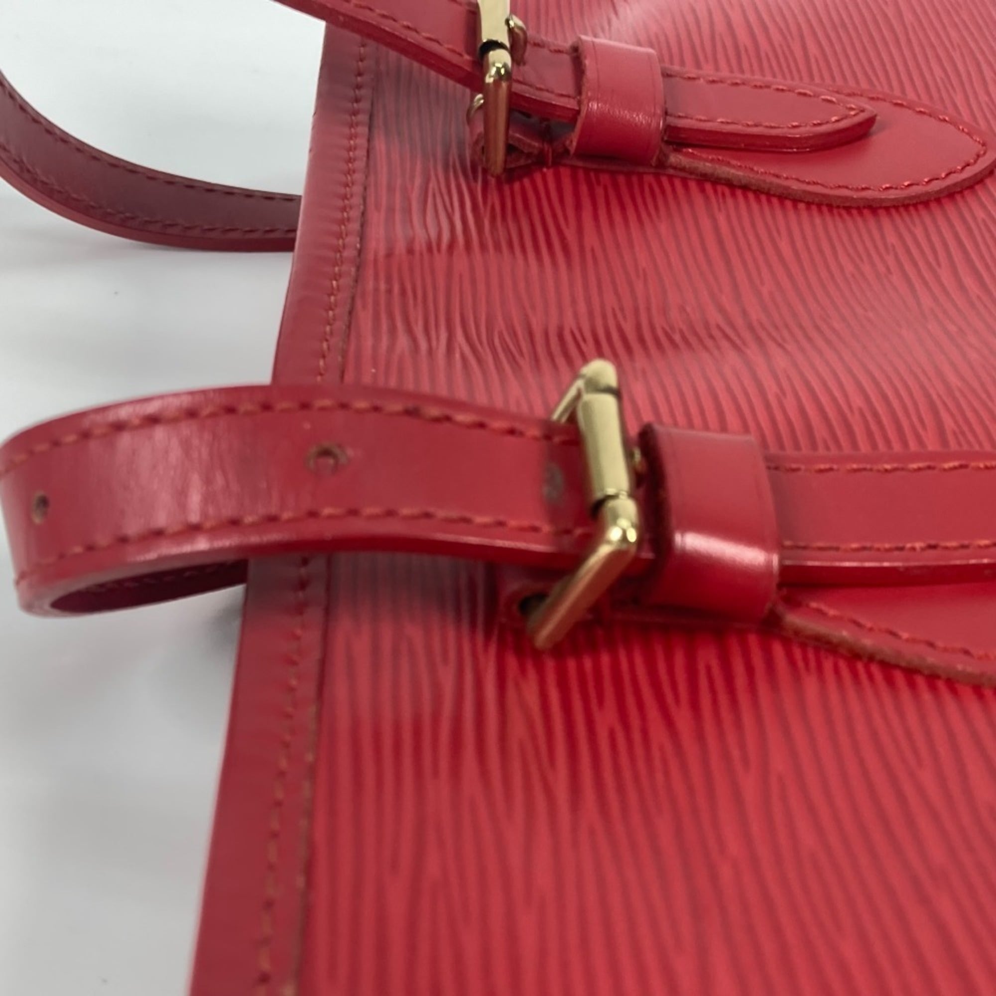 Louis Vuitton Epi Red Color Epi Leather Shoulder Bag Tote Bag (Pre-Owned)