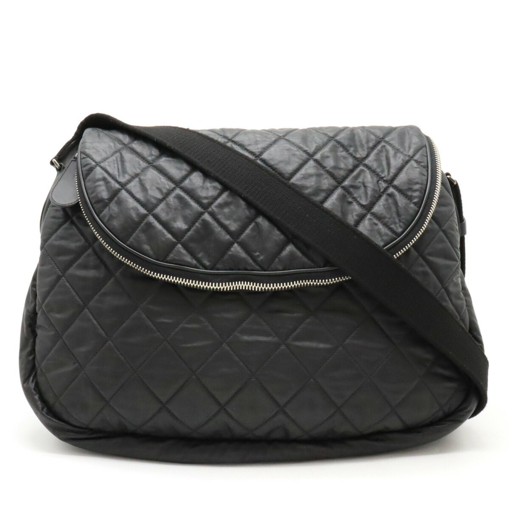 Chanel Black Leather Nylon Shoulder Bag (Pre-Owned)