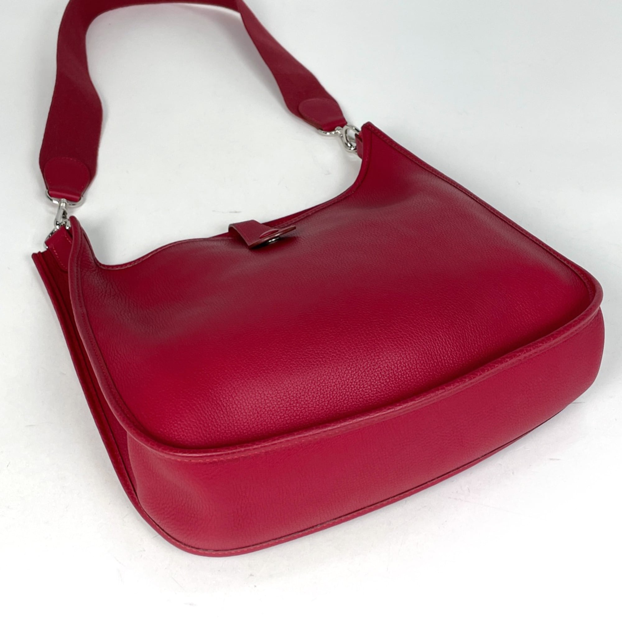 Hermes Rouge Vif Taurillon Clemence Leather Shoulder Bag (Pre-Owned)