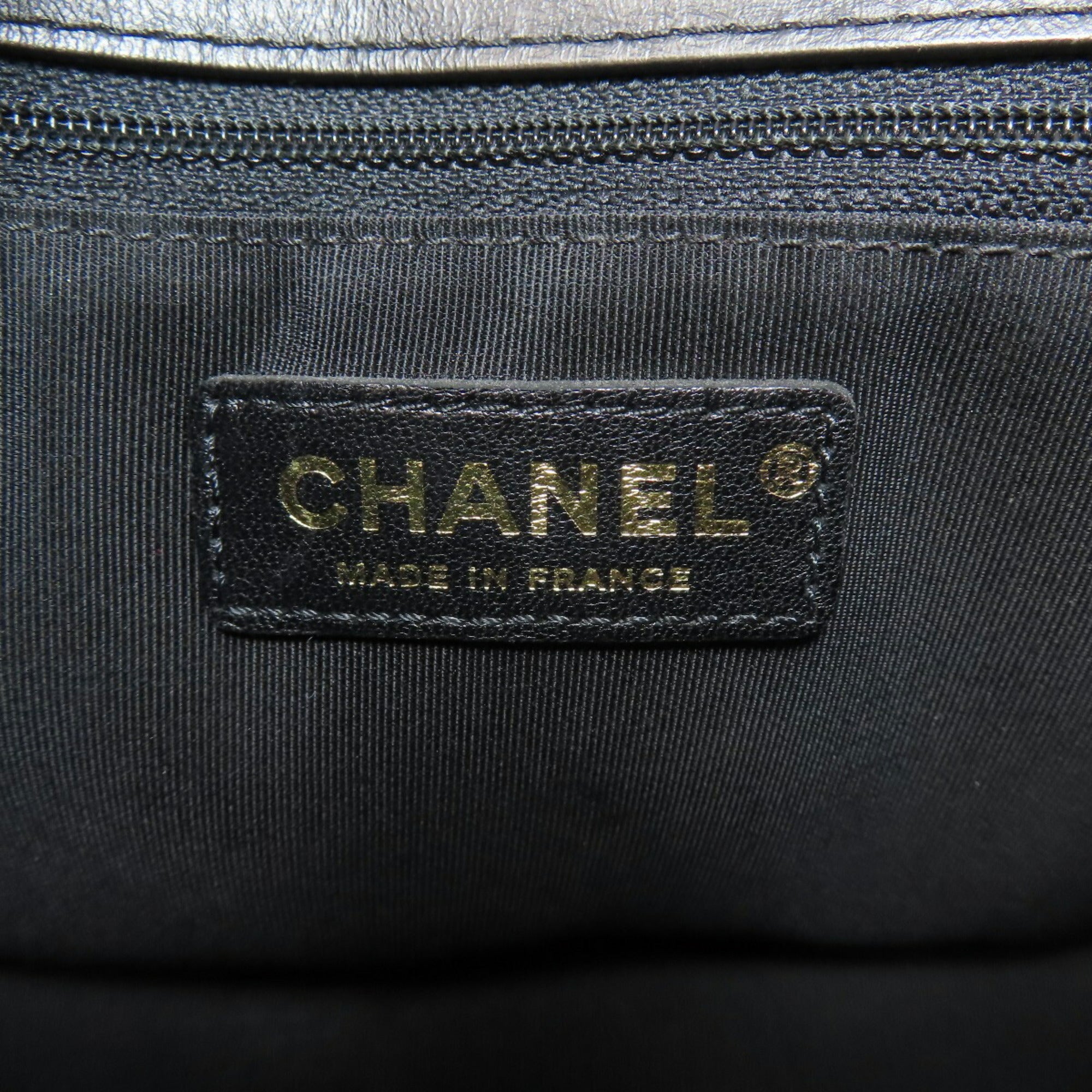Chanel Black Leather Handbag (Pre-Owned)