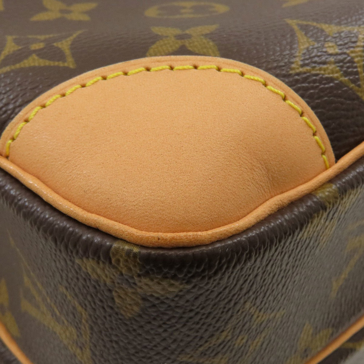 Louis Vuitton Monogram Monogram Canvas Shoulder Bag (Pre-Owned)