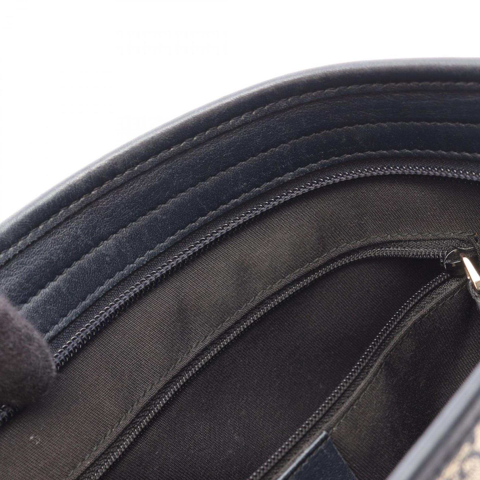 Gucci Ivory Navy Gg Supreme Leather Shoulder Bag (Pre-Owned)
