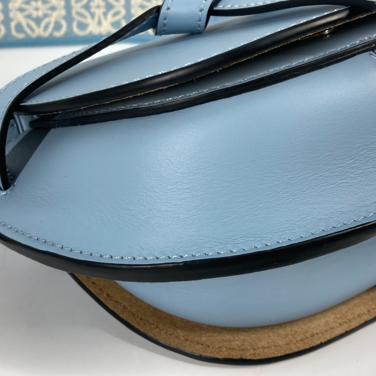 Loewe Blue Leather Shoulder Bag (Pre-Owned)