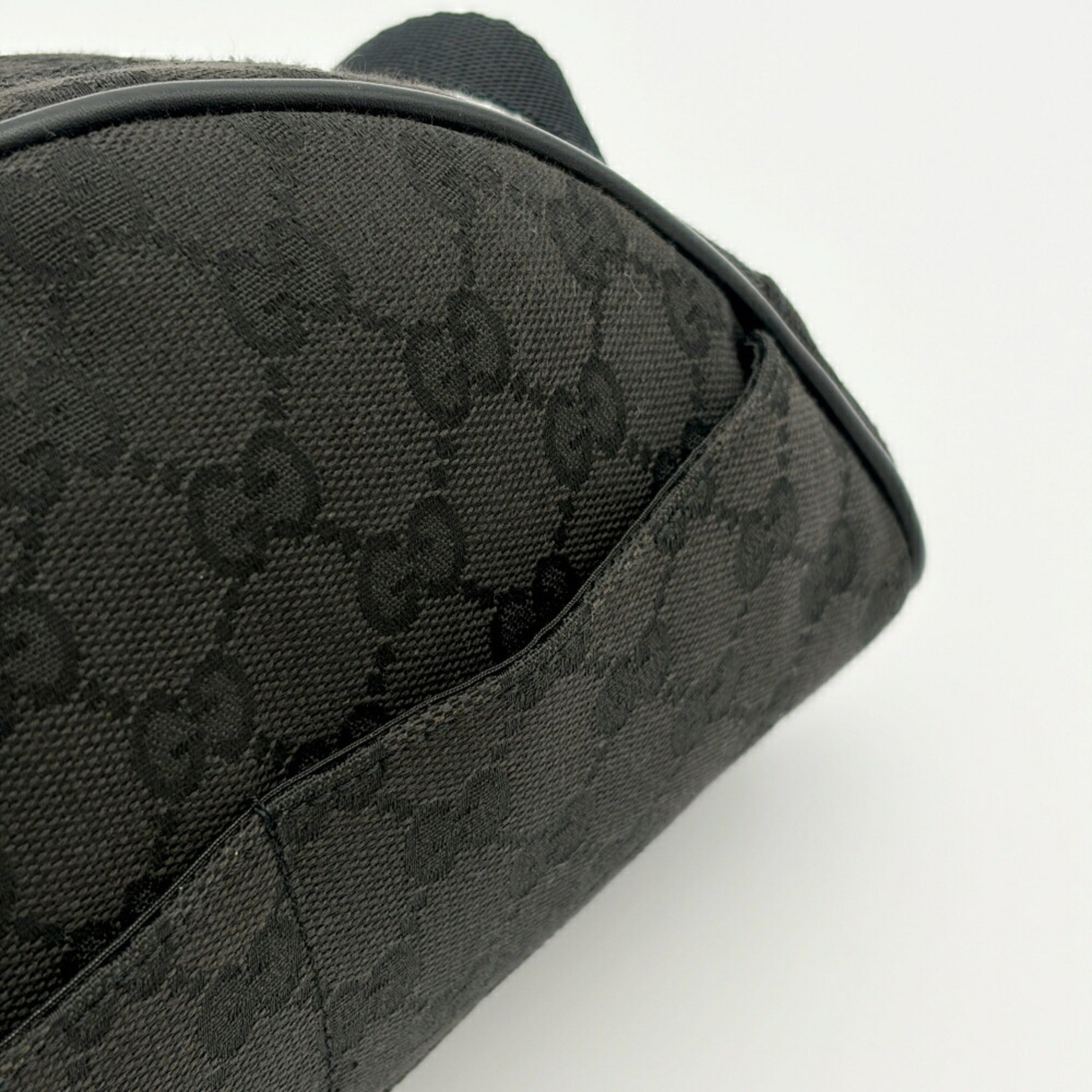 Gucci Black Gg Canvas Pouch (Pre-Owned)