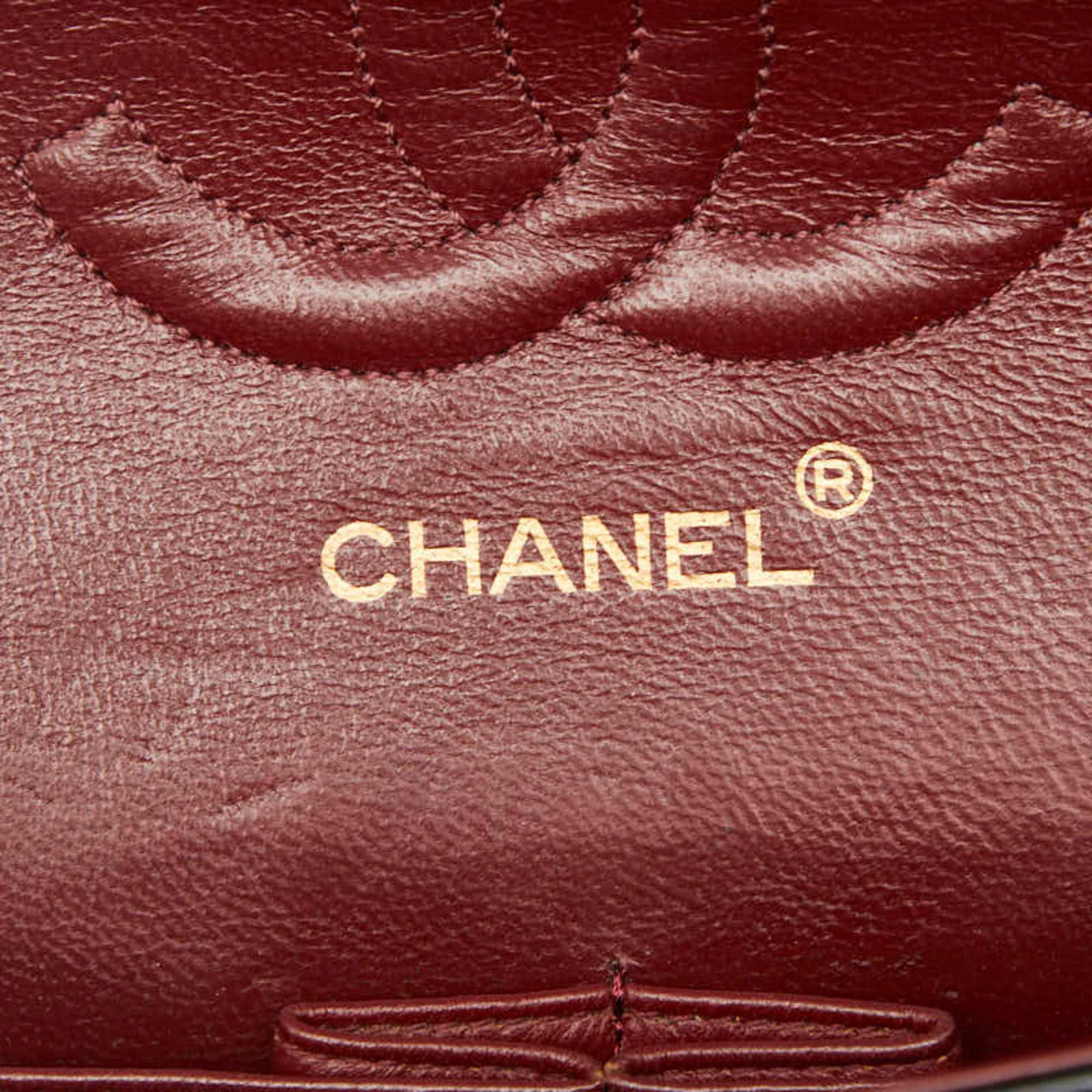 Chanel Black Leather Shoulder Bag (Pre-Owned)