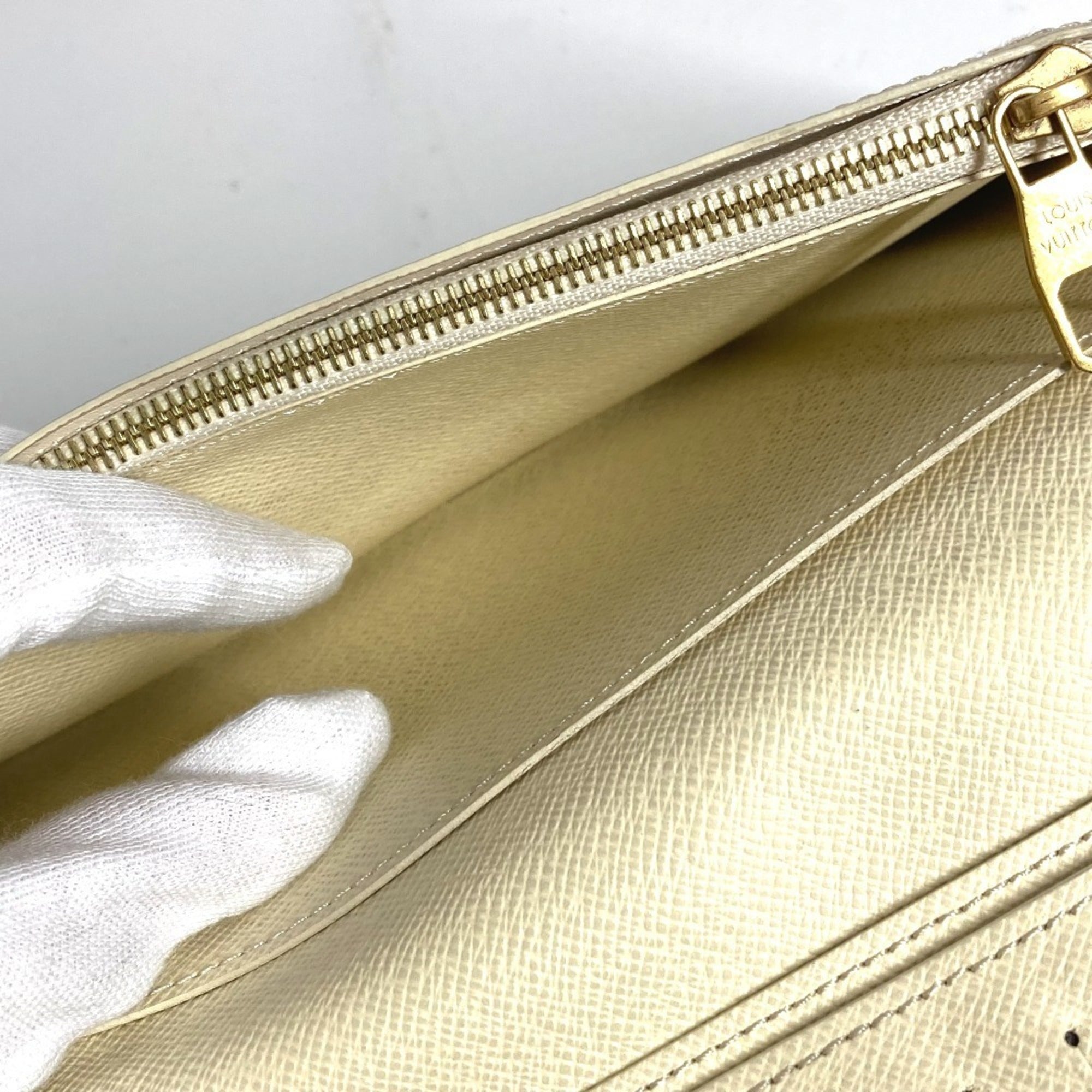 Louis Vuitton Monogram Multi-Color White Monogram Long Wallet (Bi-Fold) (Pre-Owned)