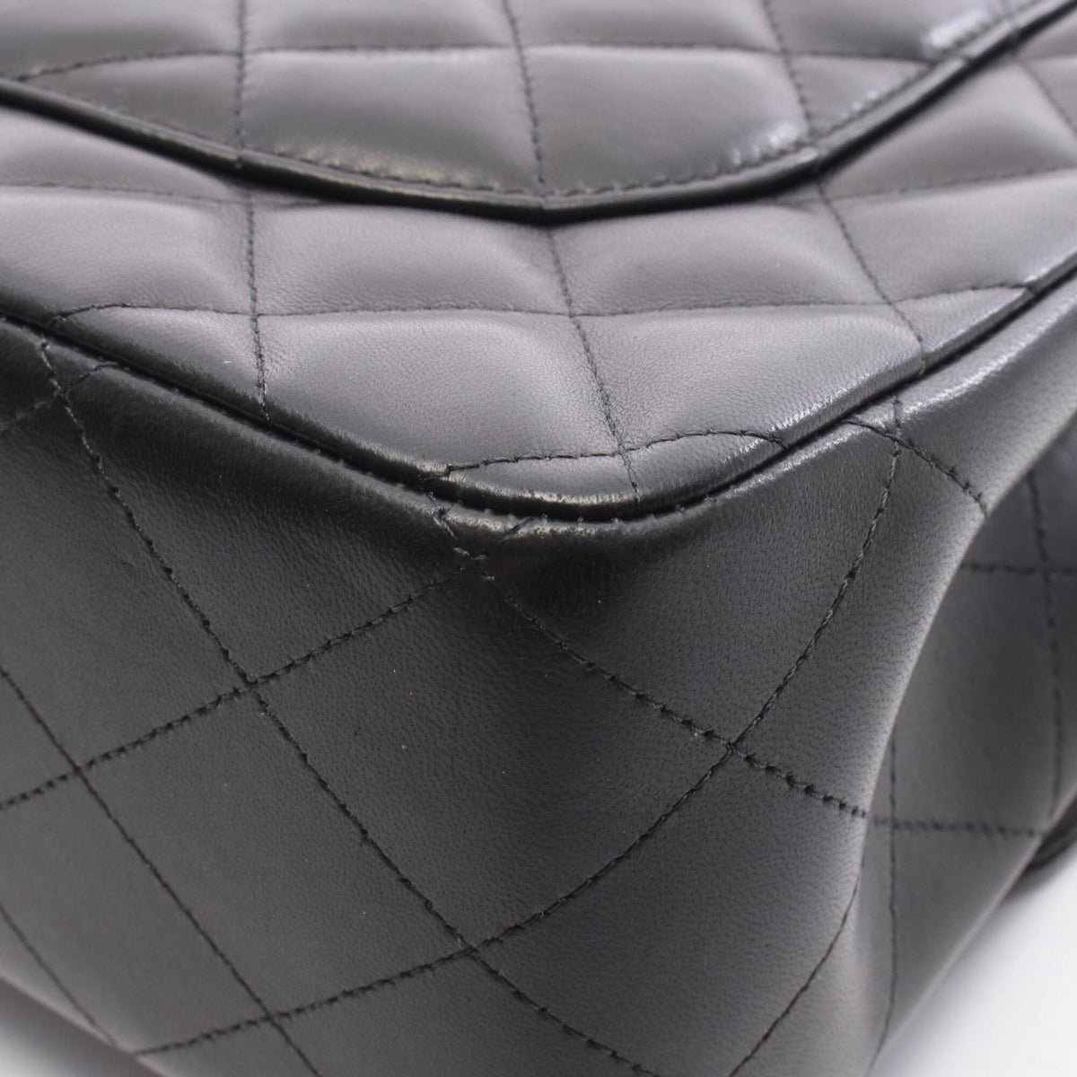 Chanel Black Leather Handbag Shoulder Bag (Pre-Owned)
