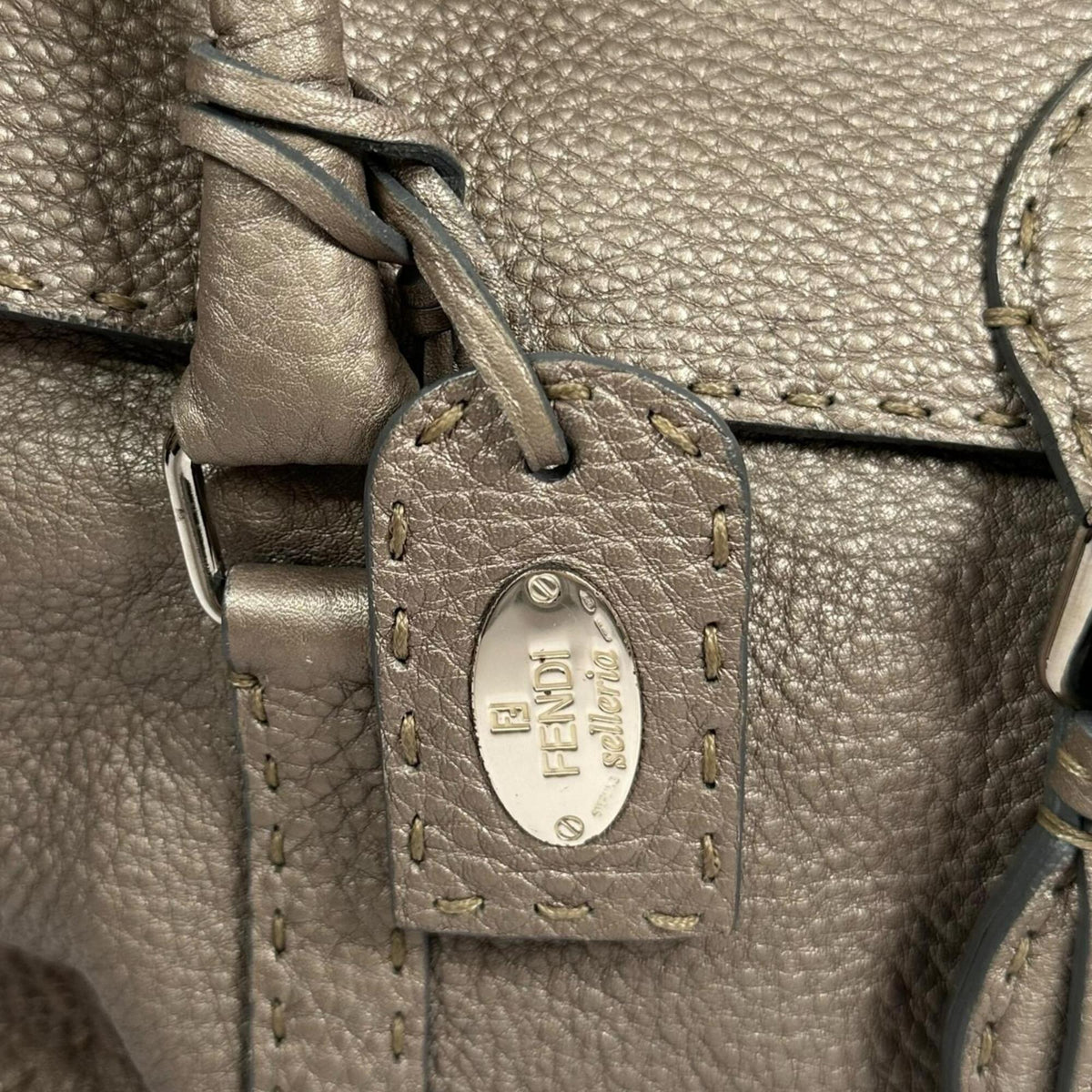 Fendi Metallic Beige Leather Handbag (Pre-Owned)