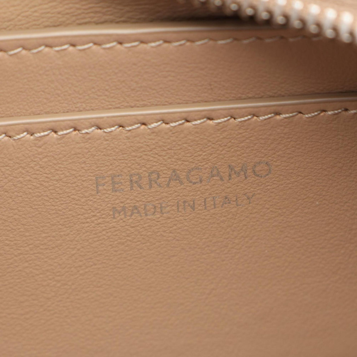 Salvatore Ferragamo Beige Leather Handbag Shoulder Bag (Pre-Owned)