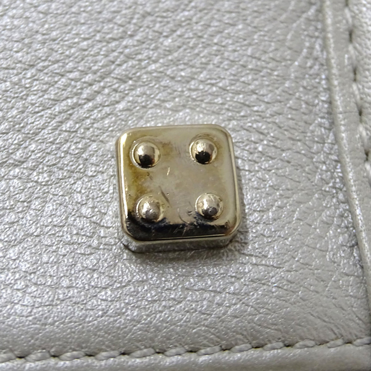 Loewe Silver Leather Handbag (Pre-Owned)