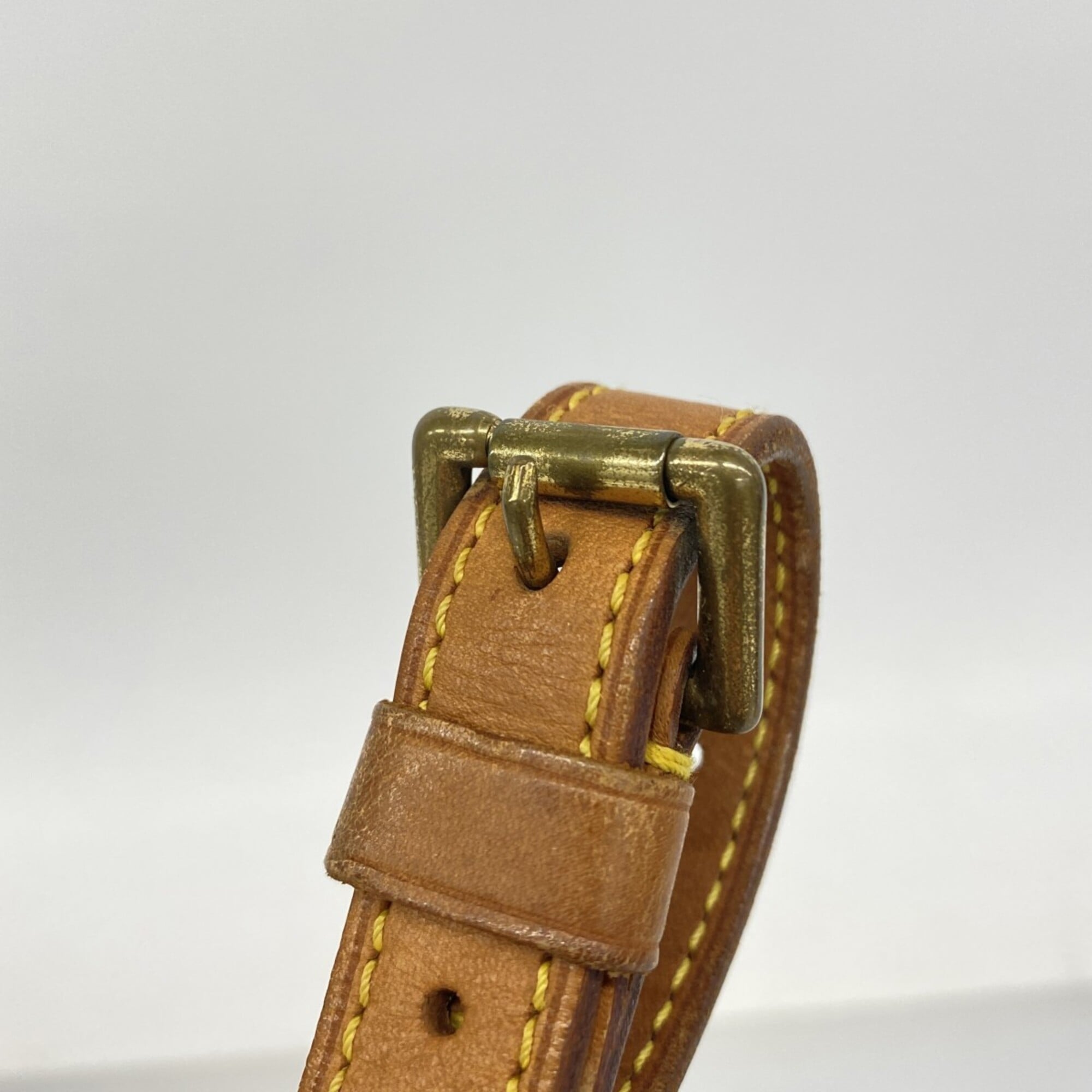Louis Vuitton Brown Shoulder Bag (Pre-Owned)