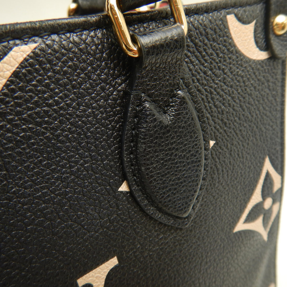 Louis Vuitton Noir Leather Tote Bag (Pre-Owned)