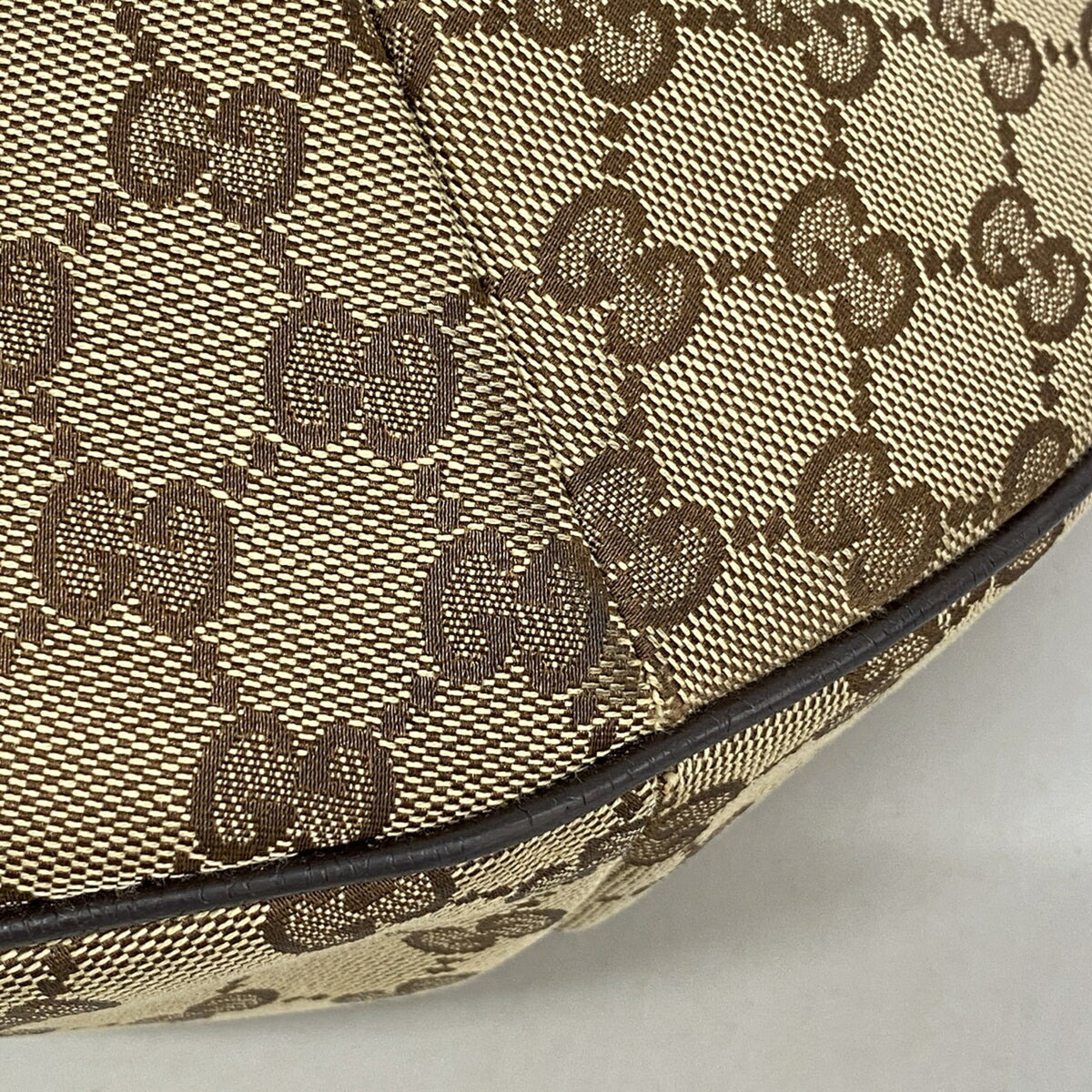 Gucci Beige Brown Canvas Shoulder Bag (Pre-Owned)
