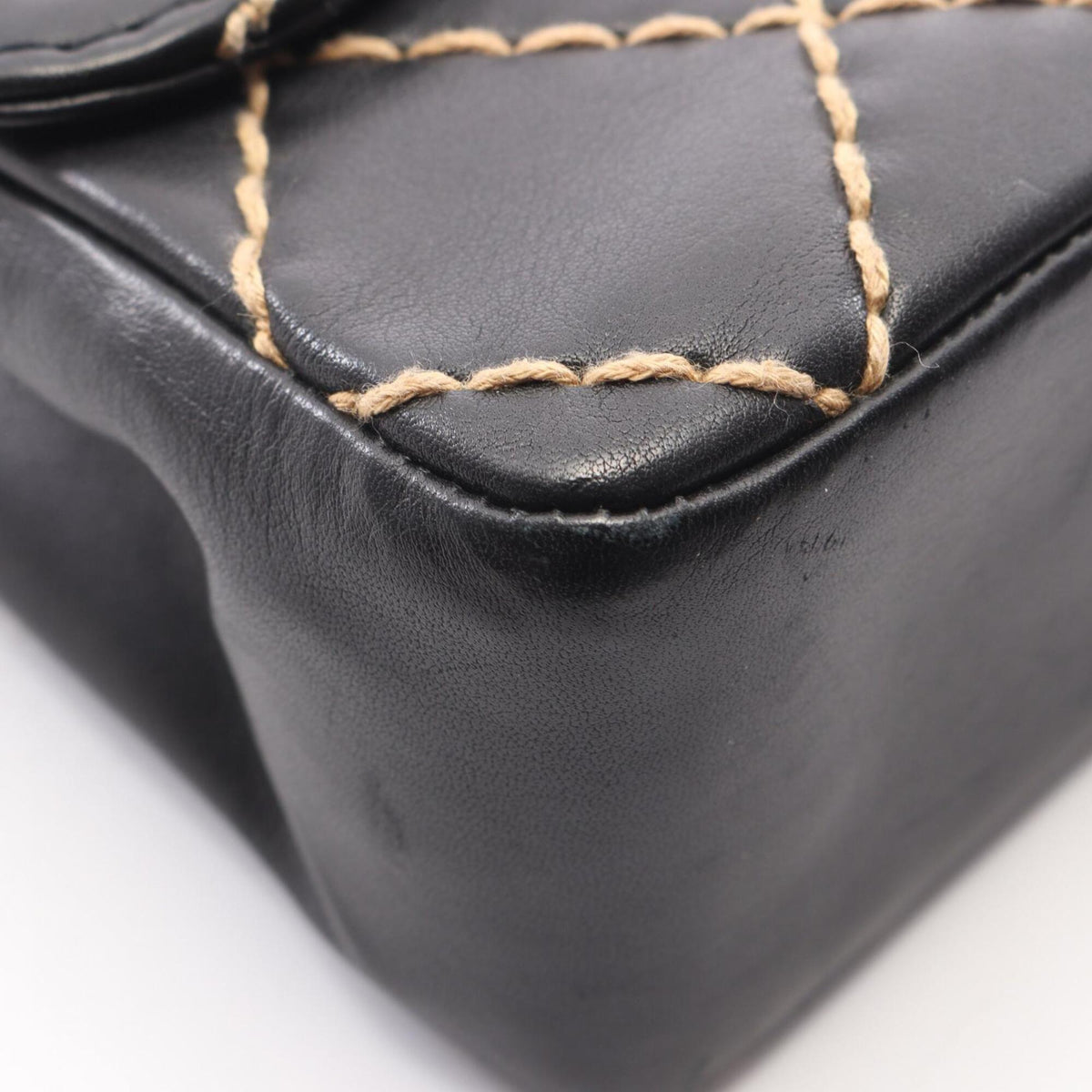 Chanel Black Leather Handbag Shoulder Bag (Pre-Owned)