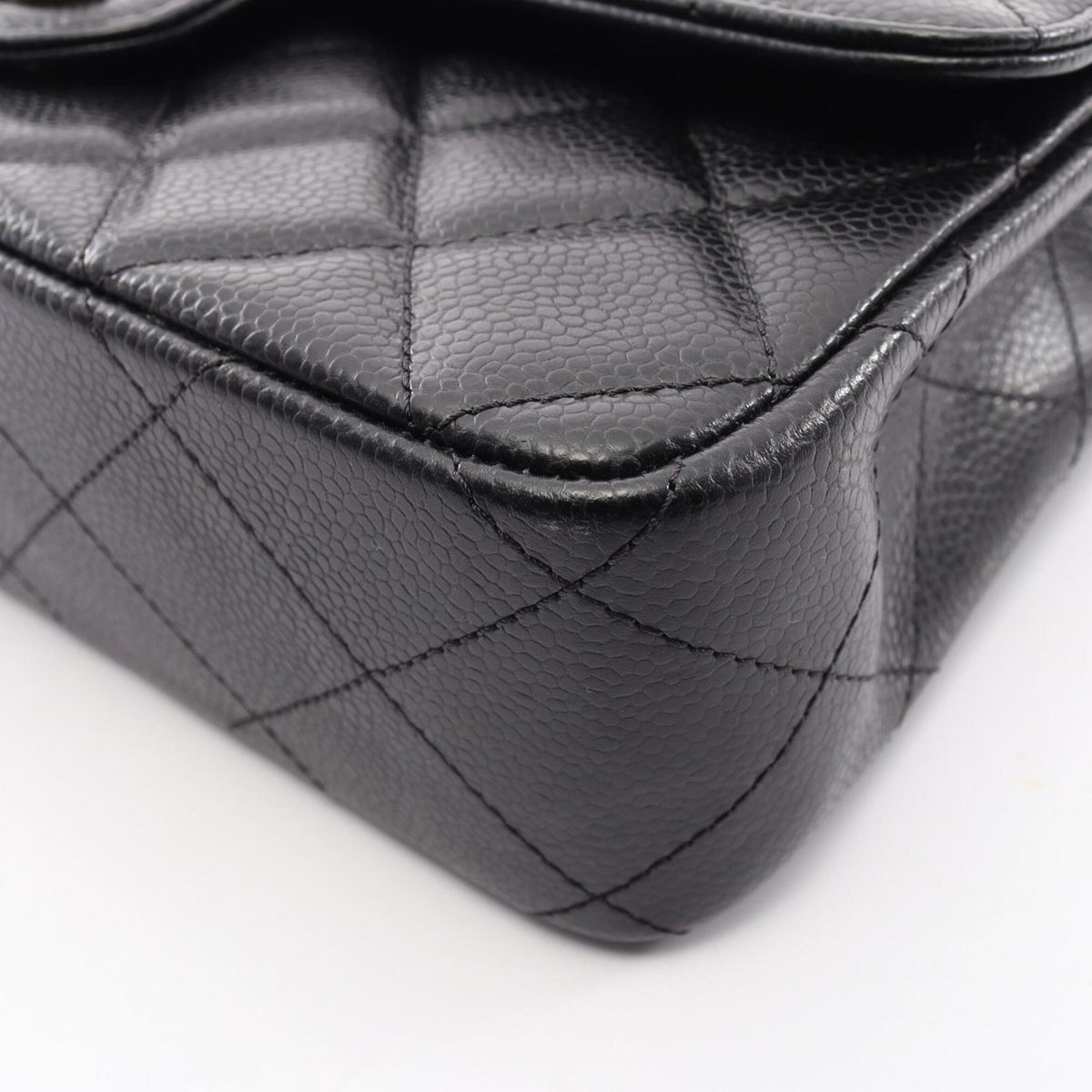 Chanel Black Grained Calfskin Handbag Shoulder Bag (Pre-Owned)