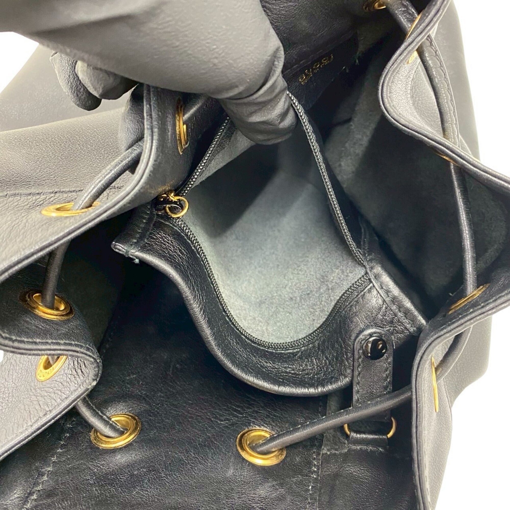 Gucci Black Leather Shoulder Bag Sling Bag (Pre-Owned)