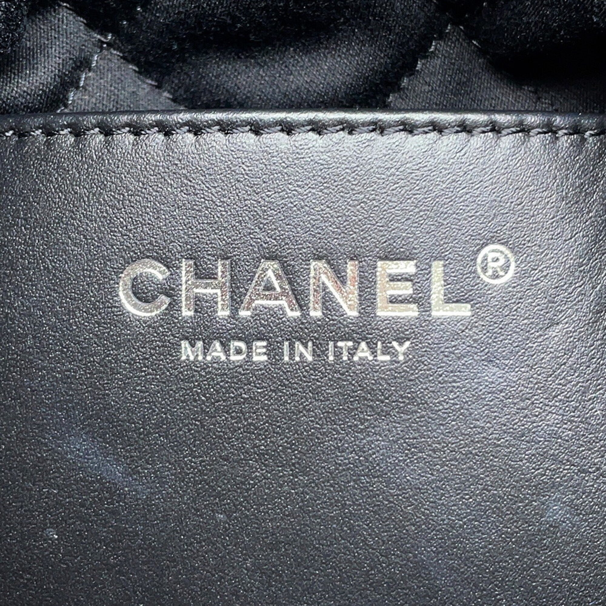 Chanel Black Handbag (Pre-Owned)