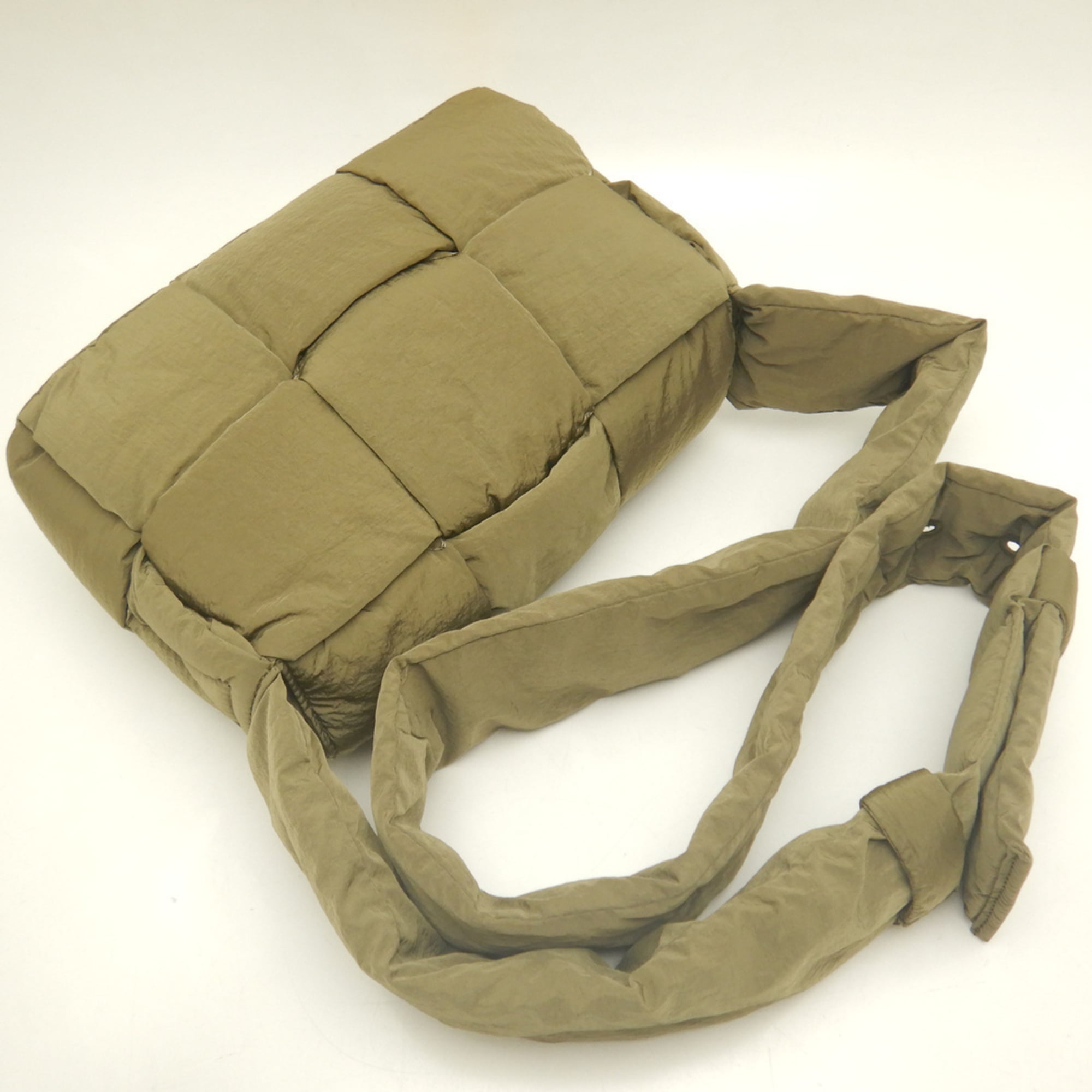 Bottega Veneta Khaki Nylon Shoulder Bag (Pre-Owned)
