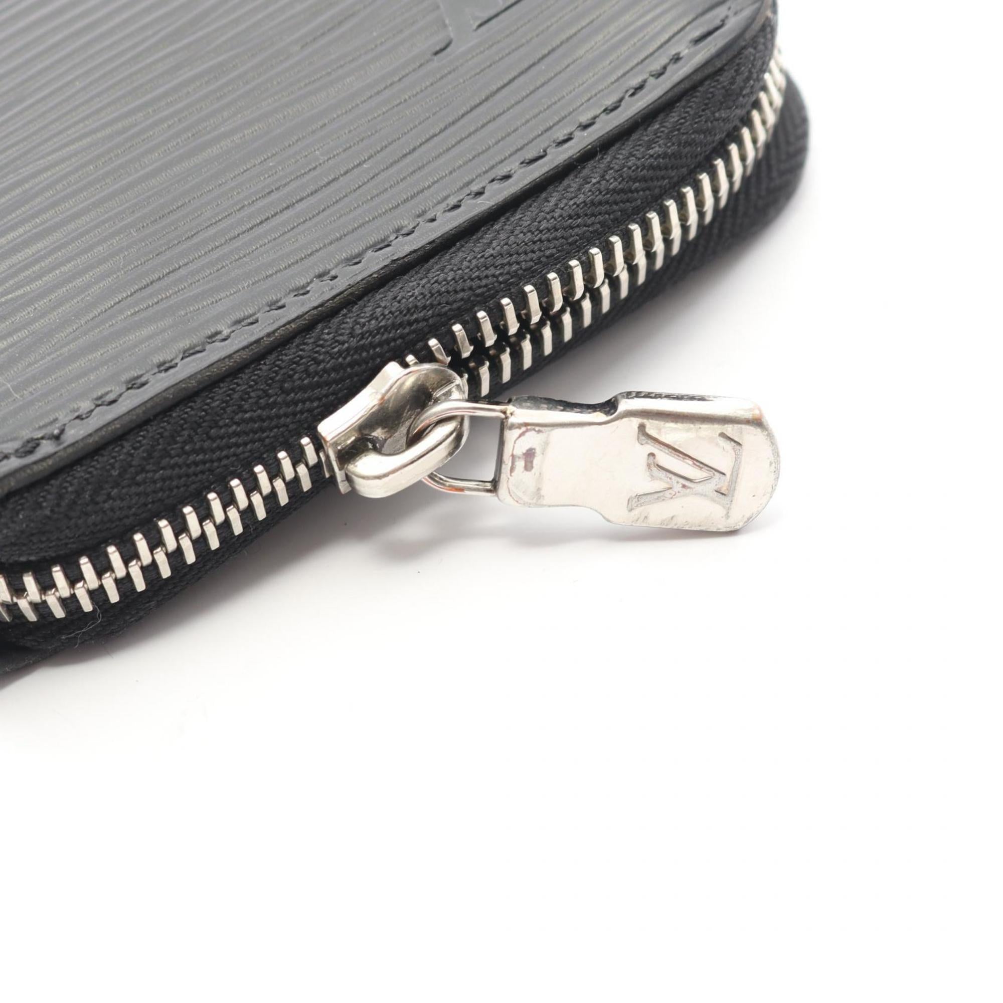 Louis Vuitton Black Noir Epi Leather Long Wallet (Bi-Fold) (Pre-Owned)