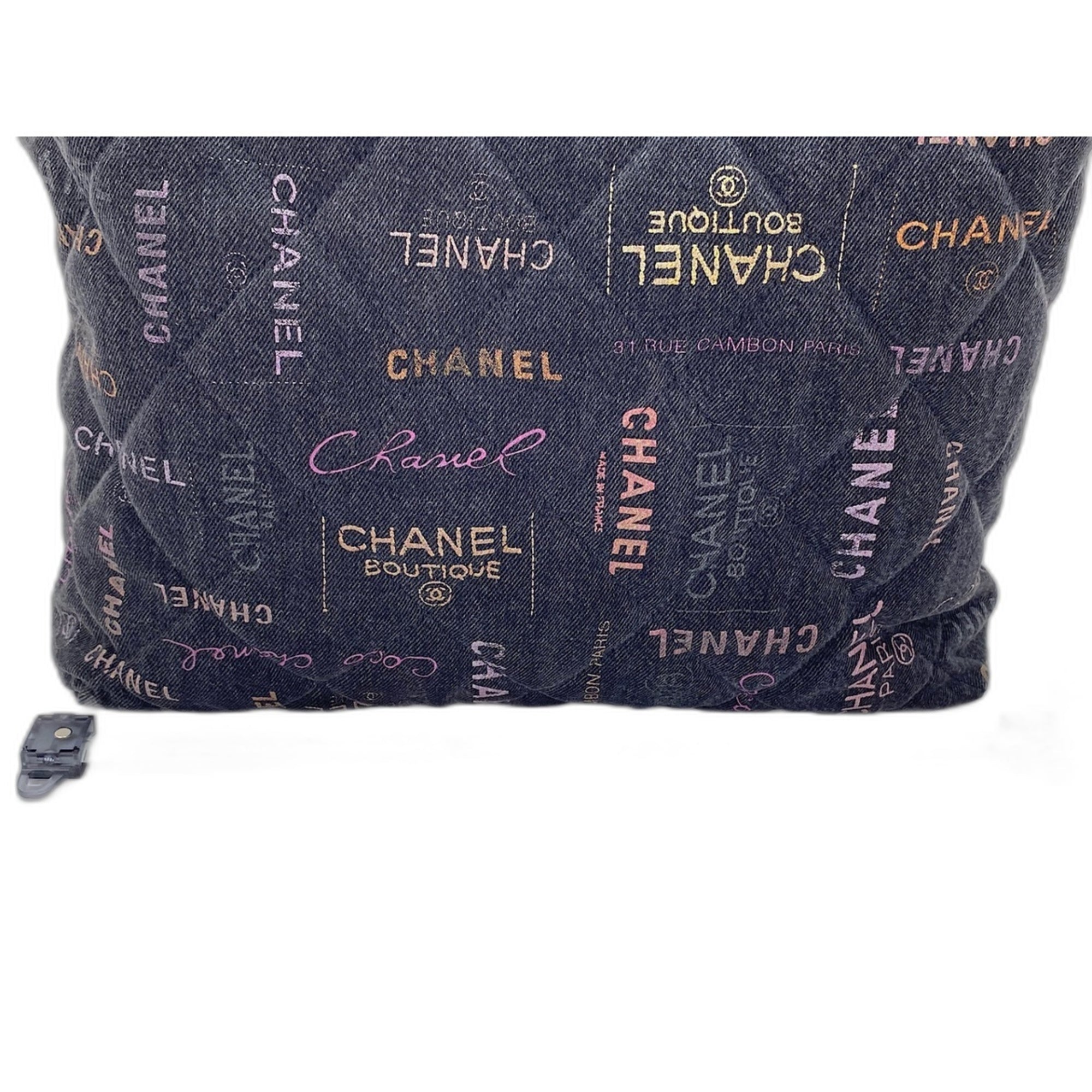 Chanel Multi-Color Handbag (Pre-Owned)