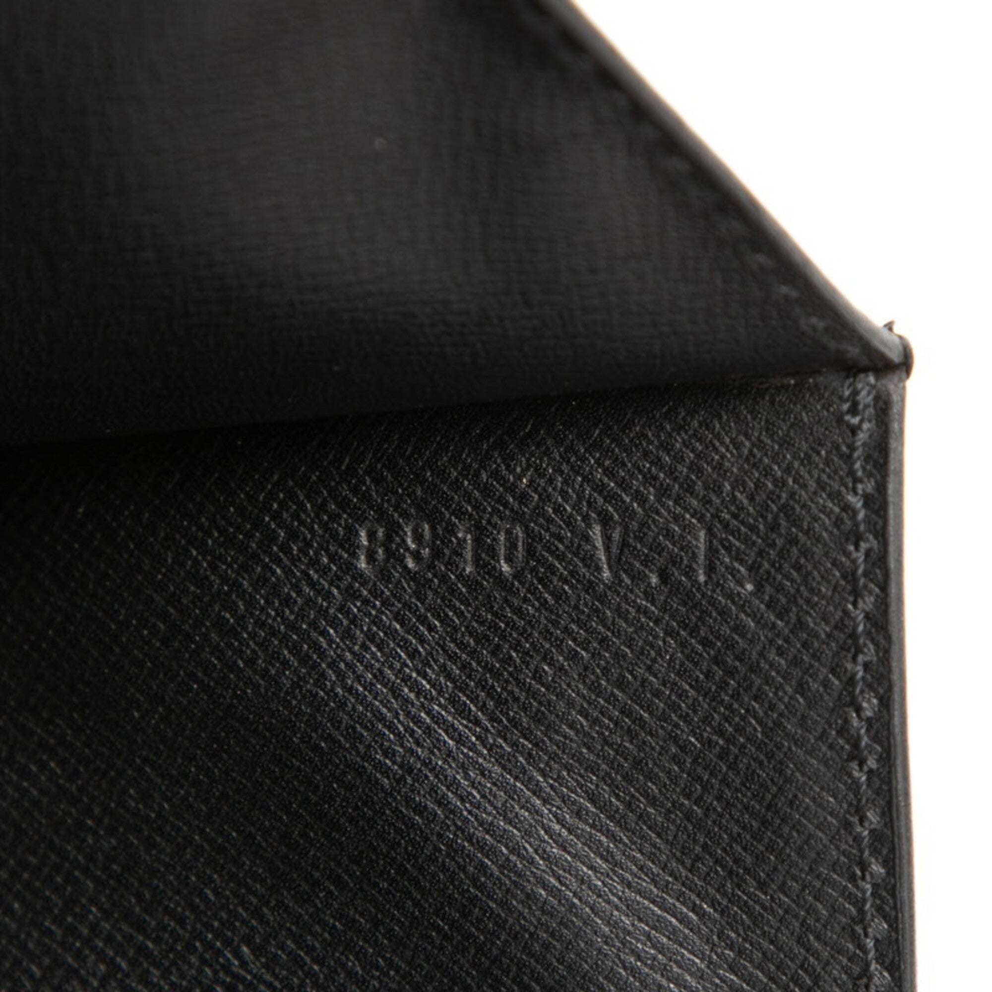 Louis Vuitton Black Noir Leather Handbag Shoulder Bag (Pre-Owned)