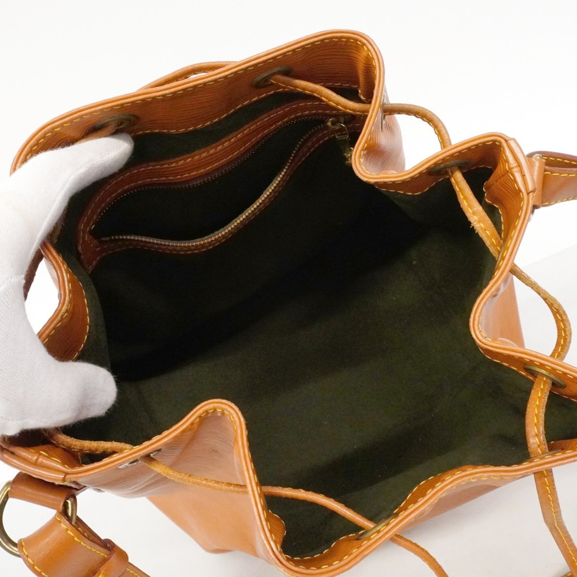 Louis Vuitton Gold Cipango Shoulder Bag (Pre-Owned)