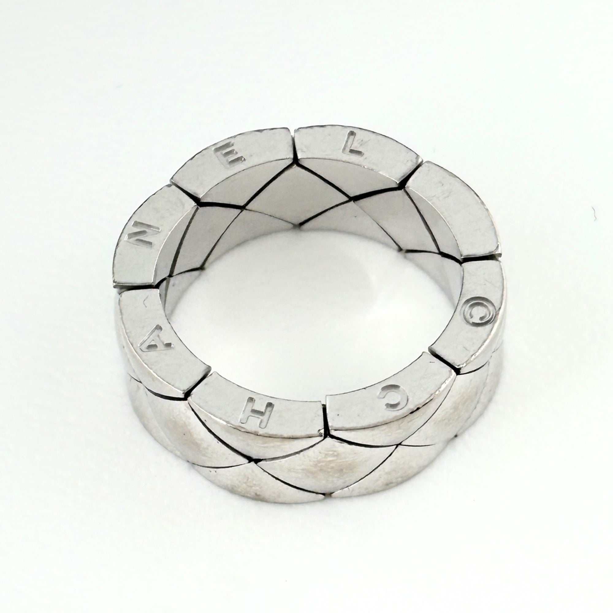 Chanel Matelasse Silver Band Ring (Pre-Owned)