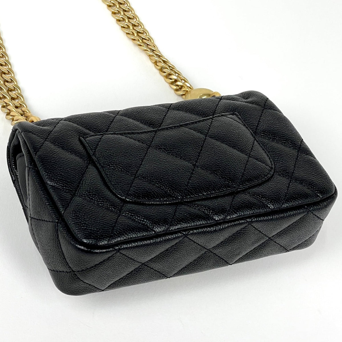 Chanel Matelasse Black Grained Calfskin Shoulder Bag (Pre-Owned)
