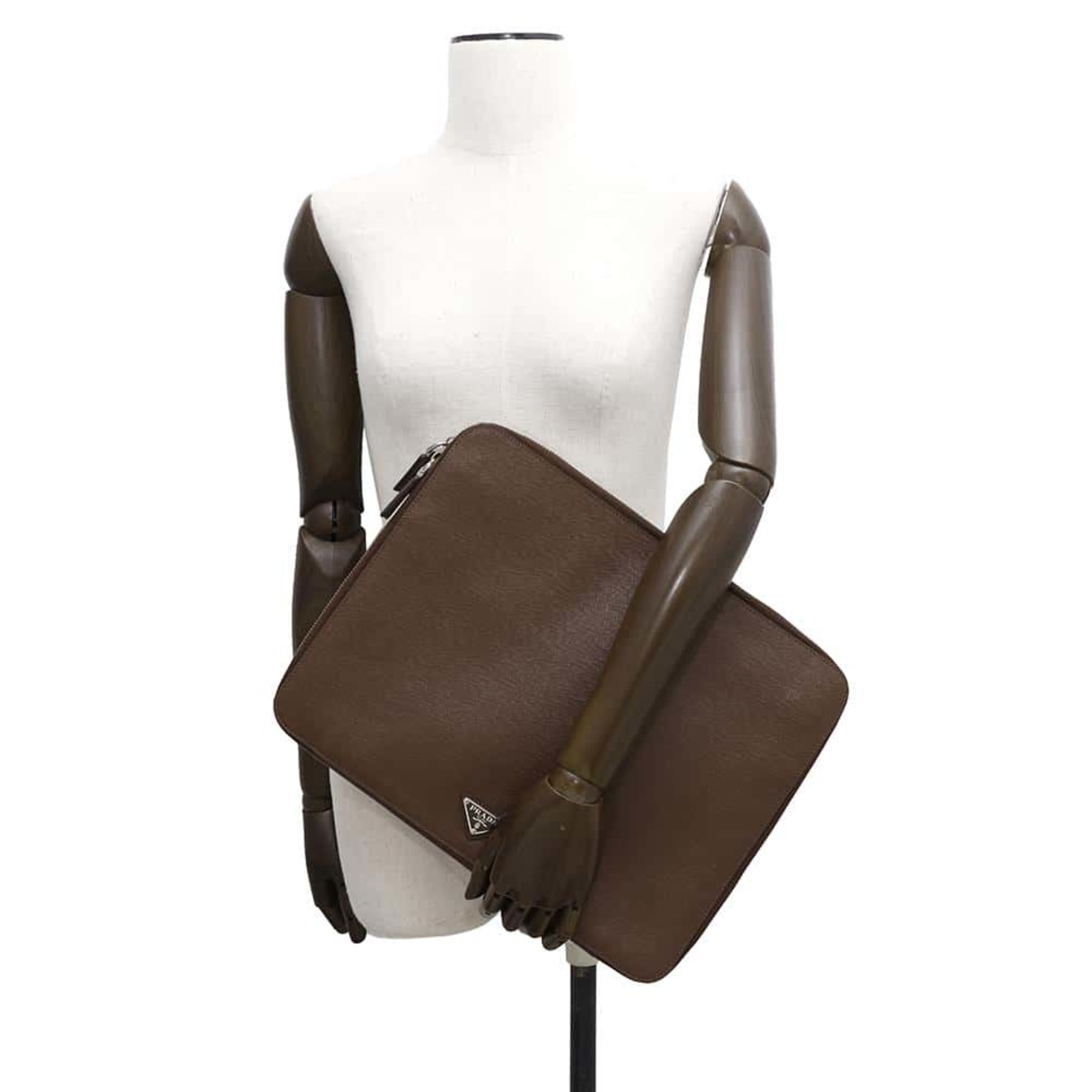 Prada Brown Leather Clutch Bag (Pre-Owned)