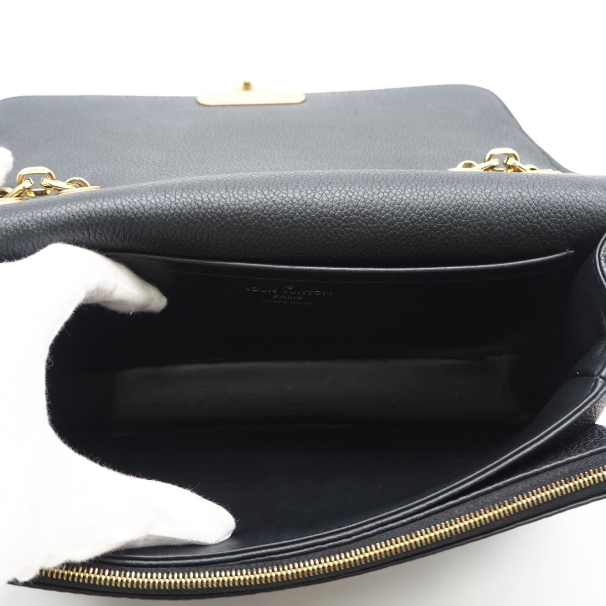 Louis Vuitton Black Leather Shoulder Bag (Pre-Owned)