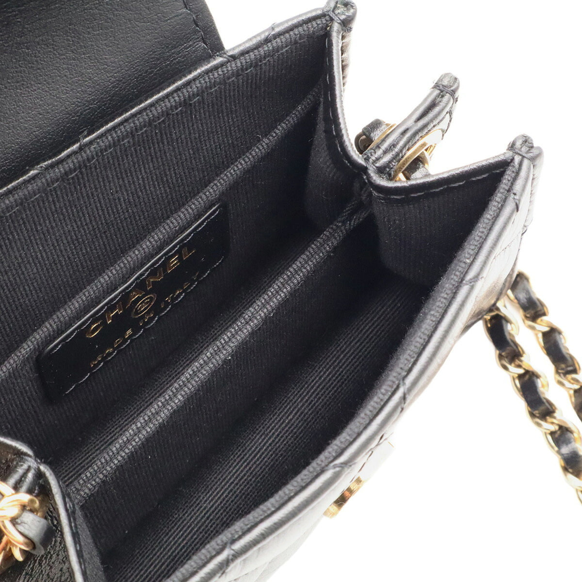 Chanel Matelasse Black Leather Pochette Shoulder Bag (Pre-Owned)