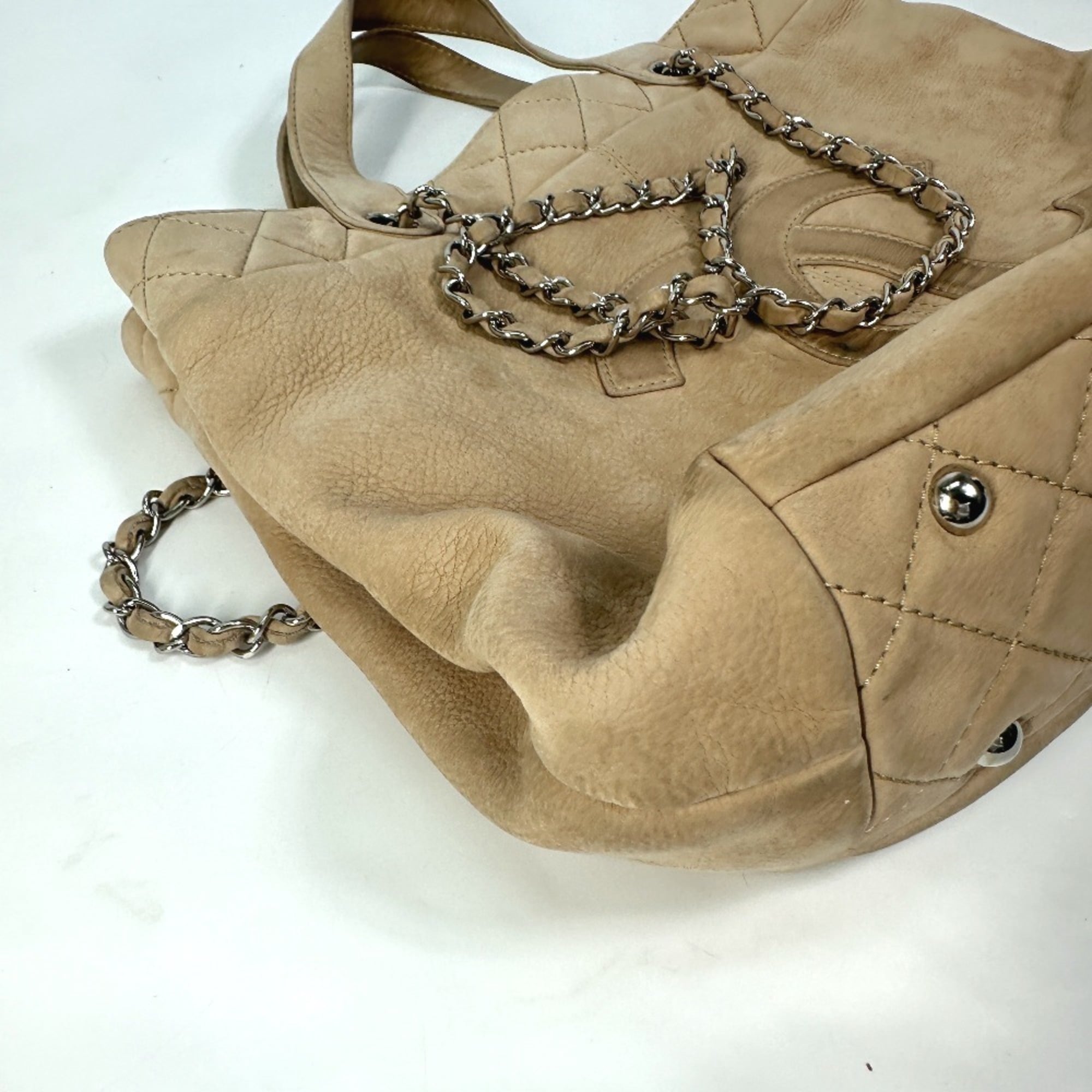 Chanel Beige Suede Shoulder Bag Tote Bag (Pre-Owned)