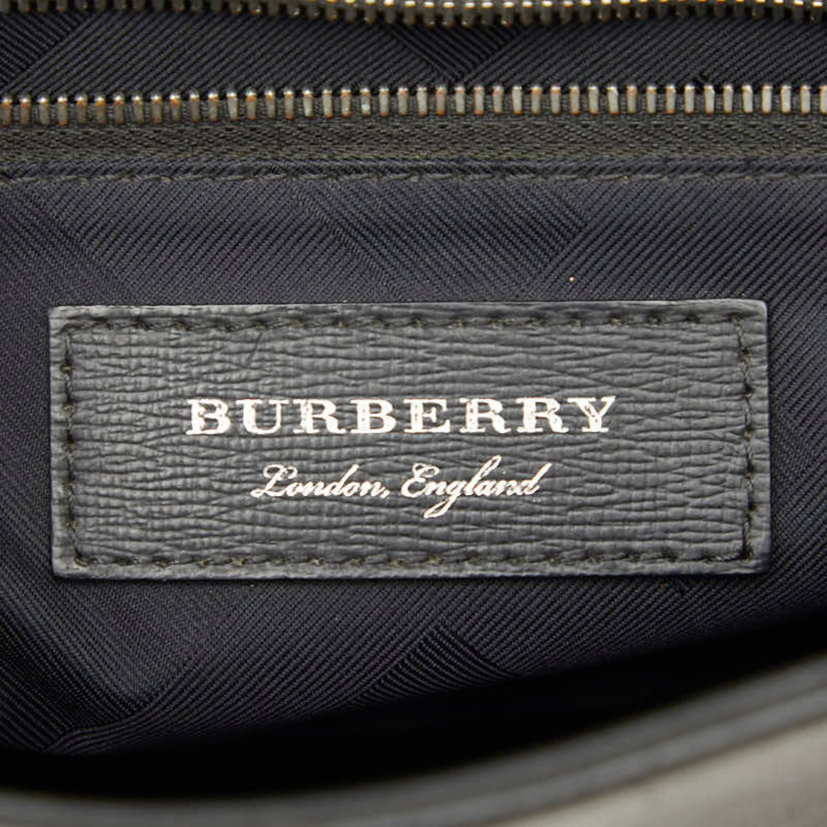 Burberry Black Leather Shoulder Bag (Pre-Owned)
