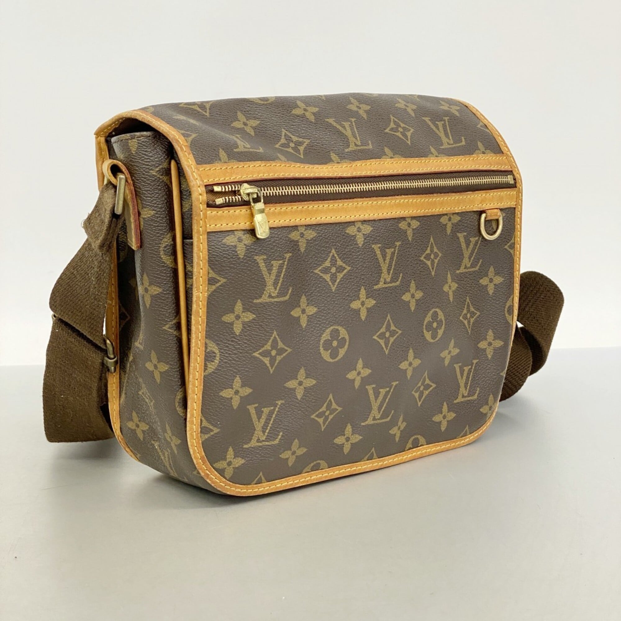 Louis Vuitton Brown Shoulder Bag (Pre-Owned)