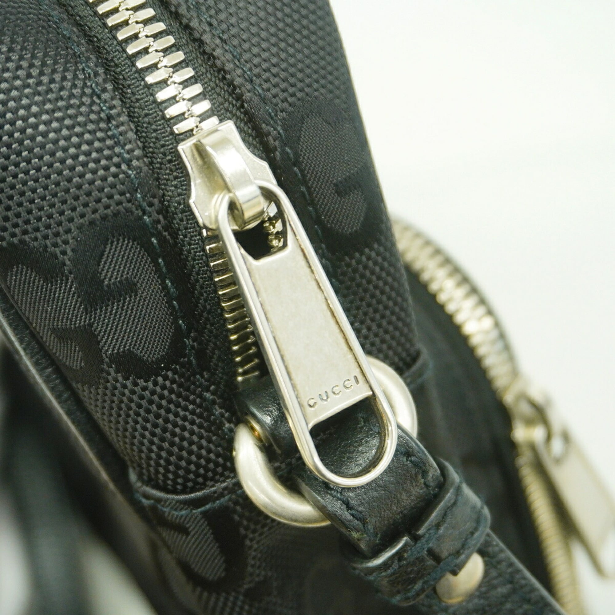 Gucci Black Nylon Handbag (Pre-Owned)