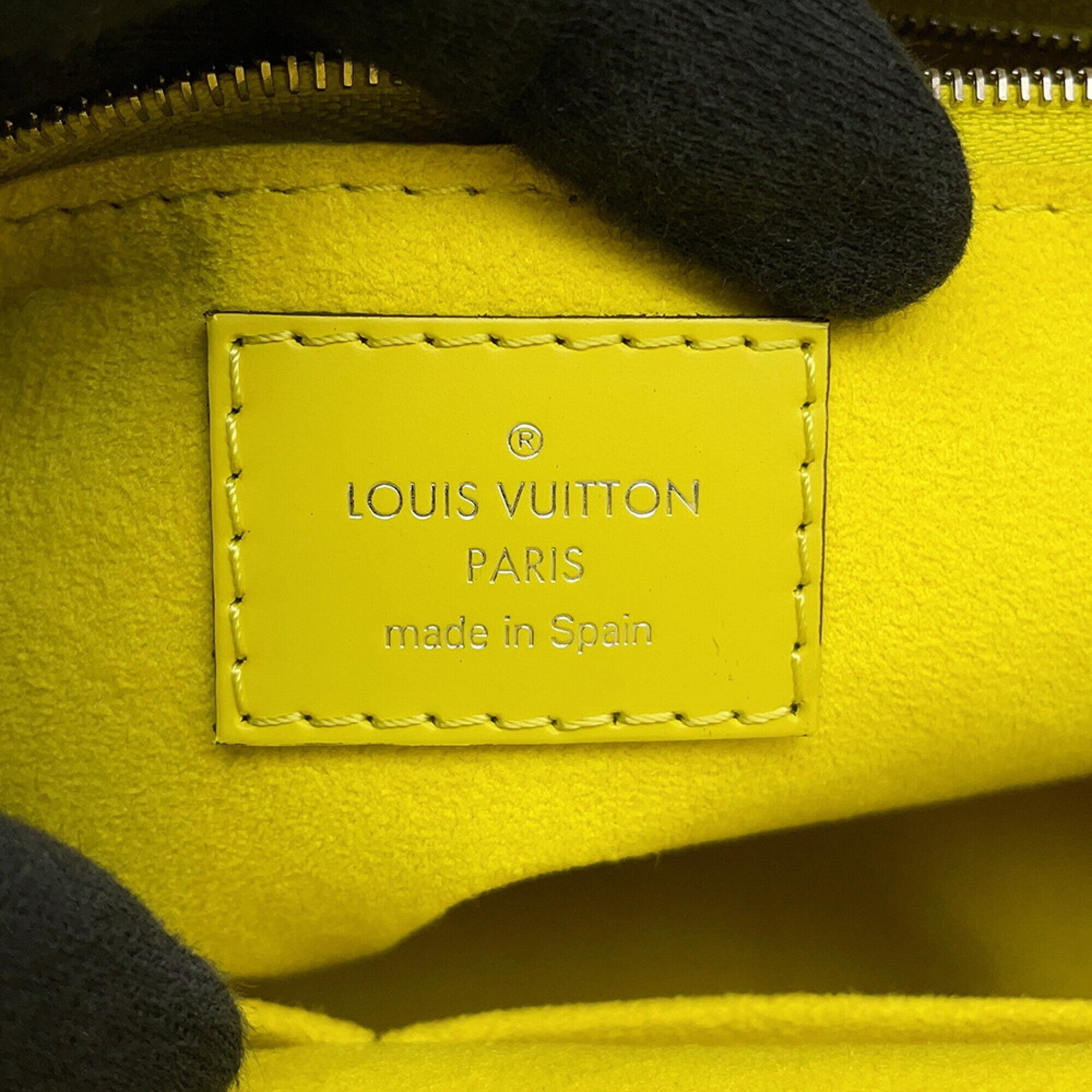 Louis Vuitton Epi Pistache Handbag (Pre-Owned)