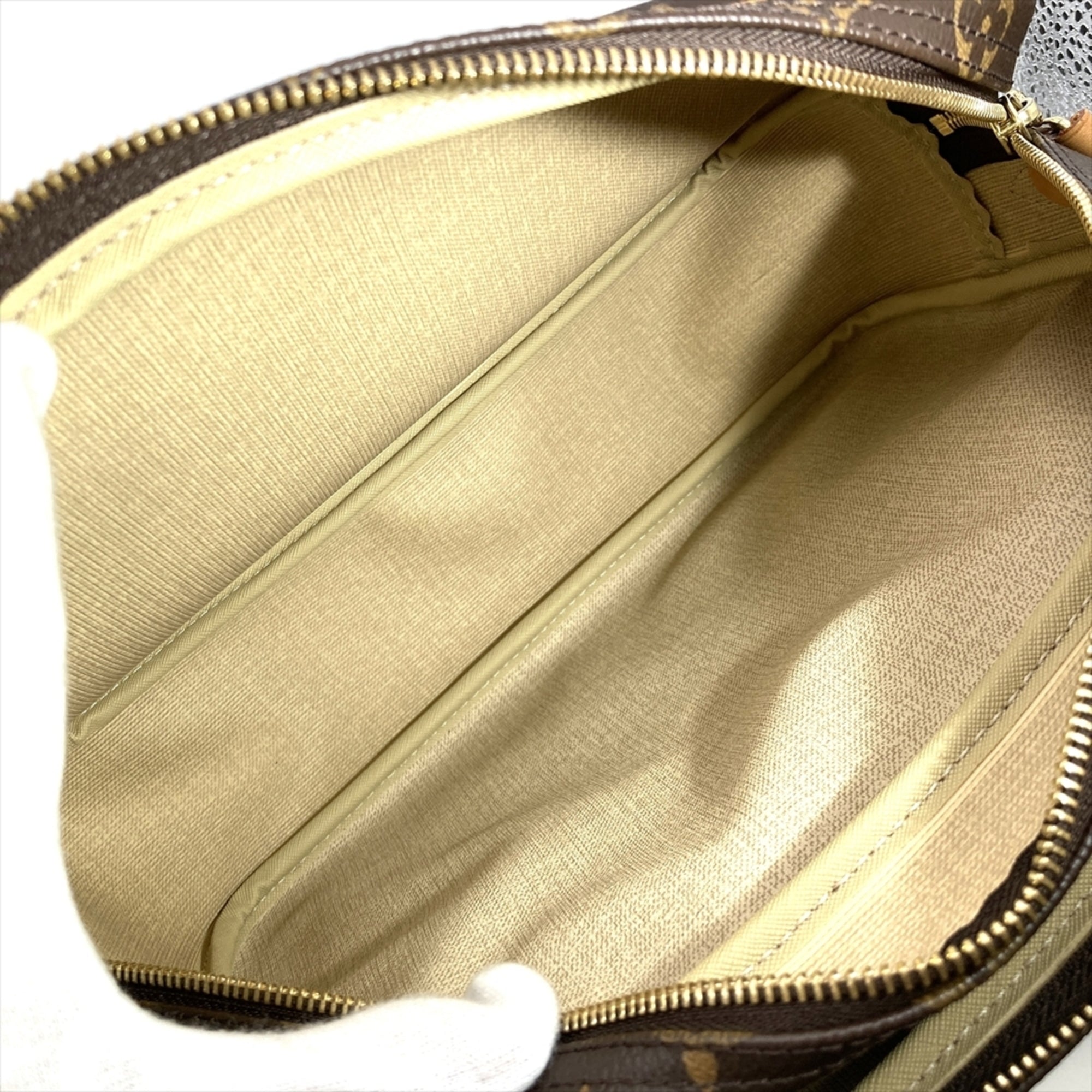 Louis Vuitton Brown Monogram Canvas Shoulder Bag (Pre-Owned)