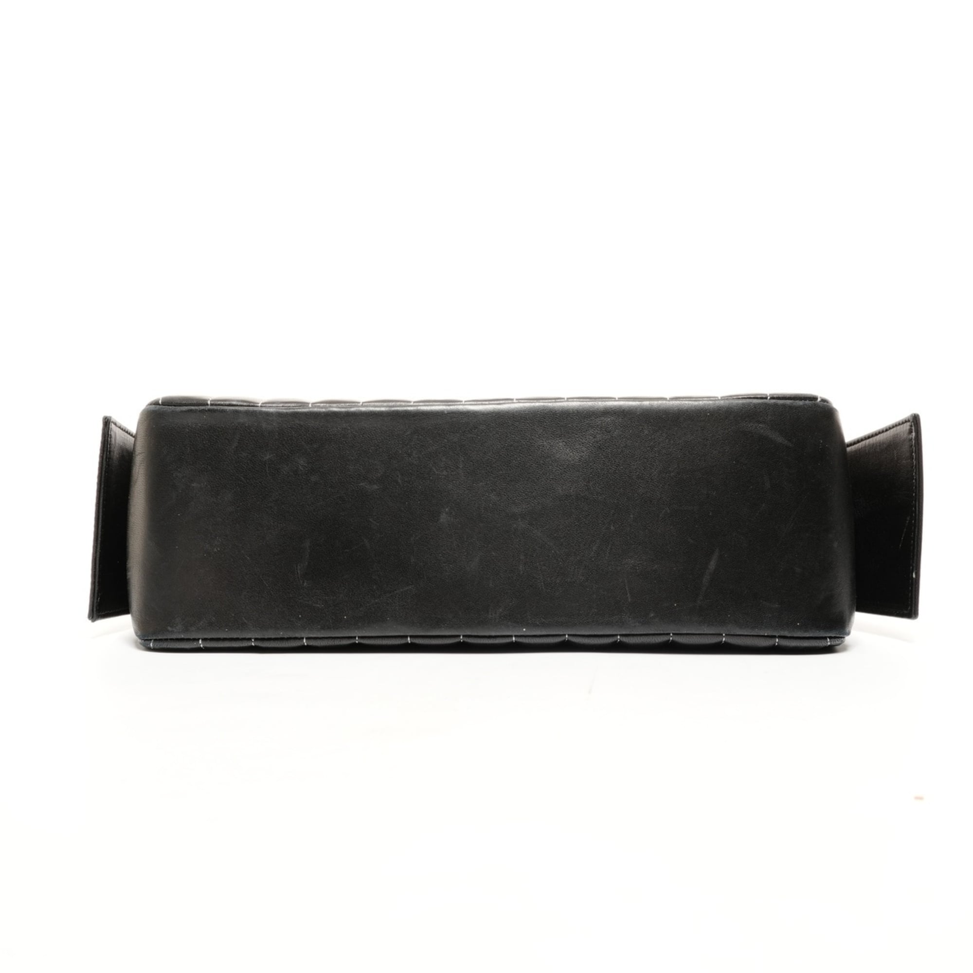 Chanel Black Shoulder Bag (Pre-Owned)
