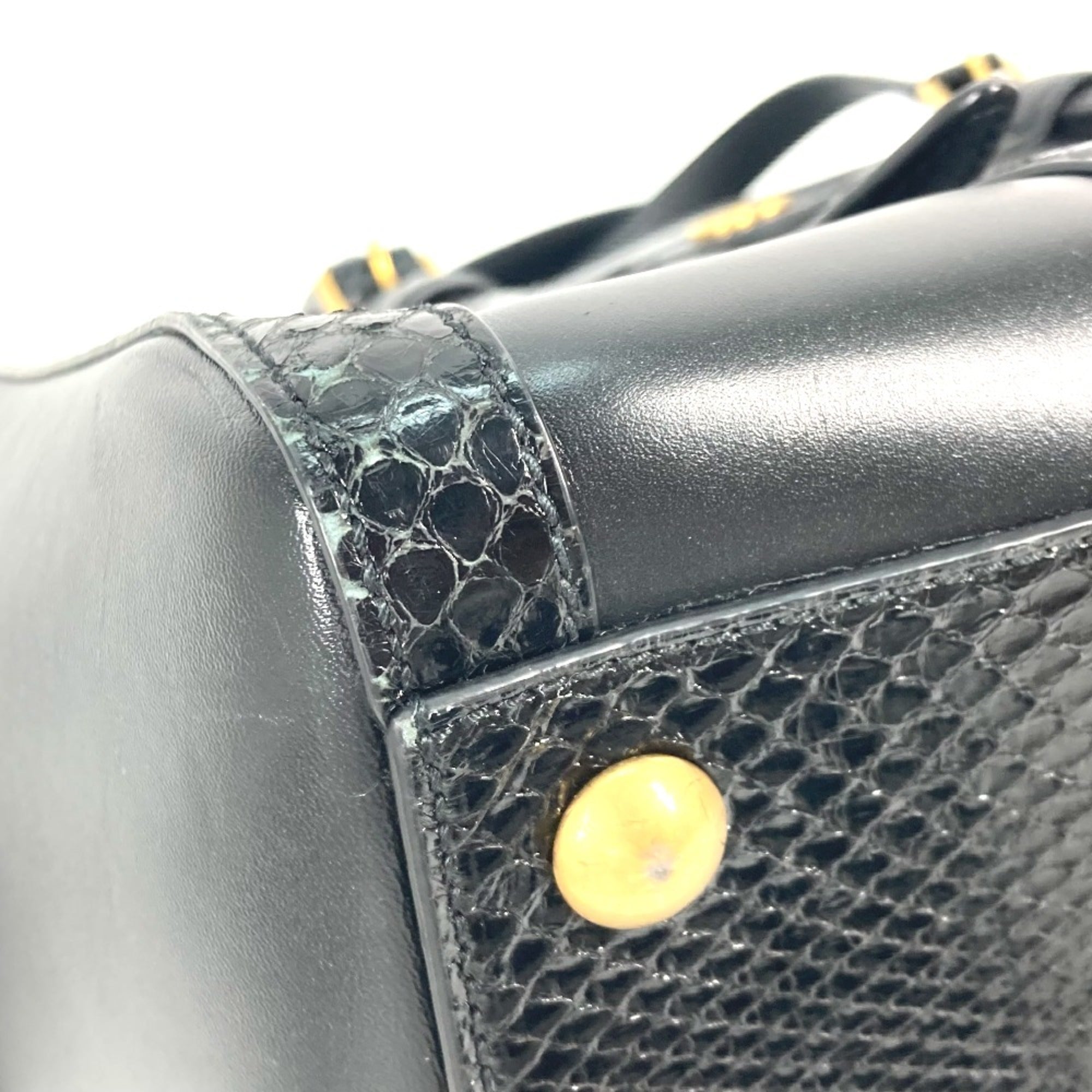 Gucci Black Leather Handbag (Pre-Owned)