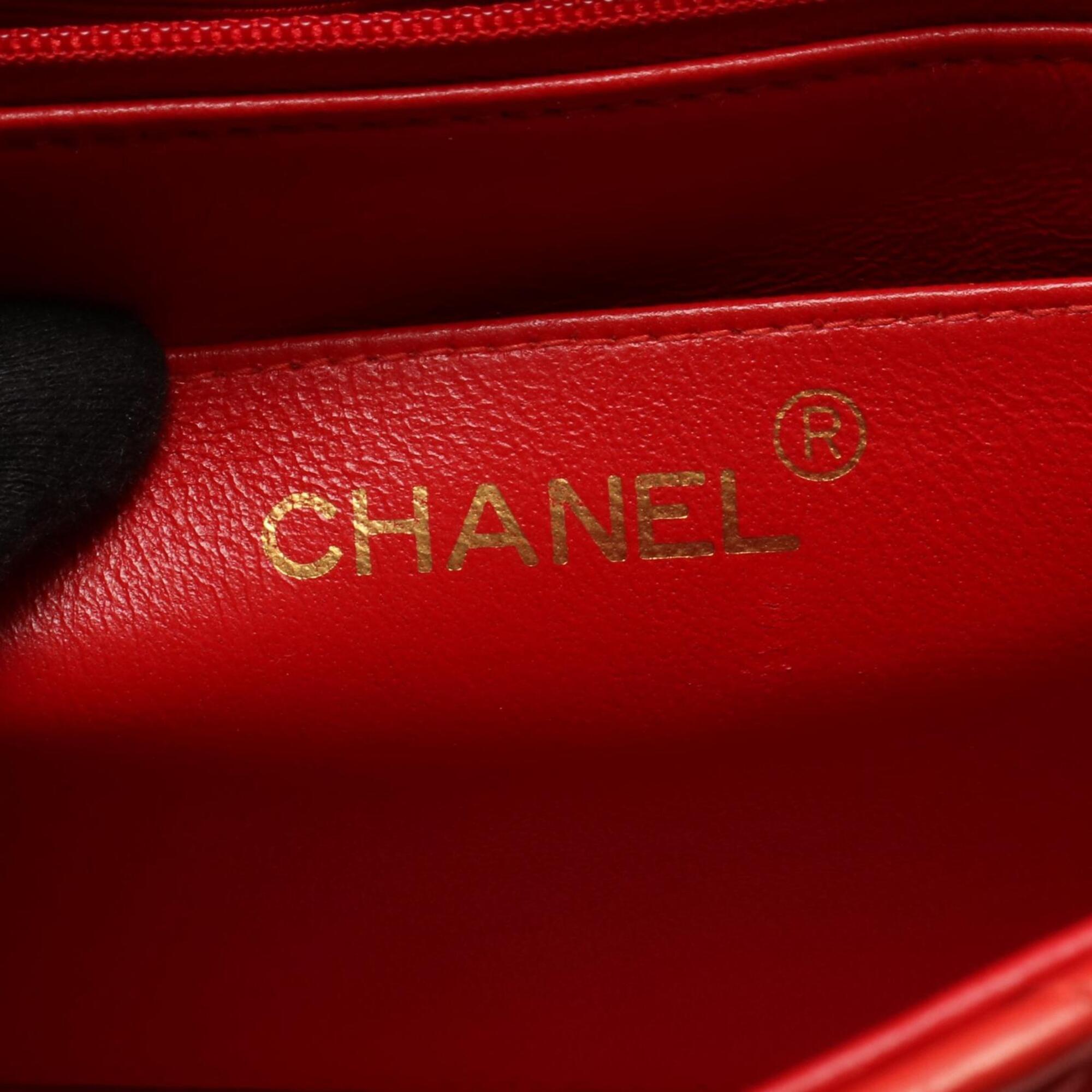 Chanel Red Color Leather Handbag Shoulder Bag (Pre-Owned)