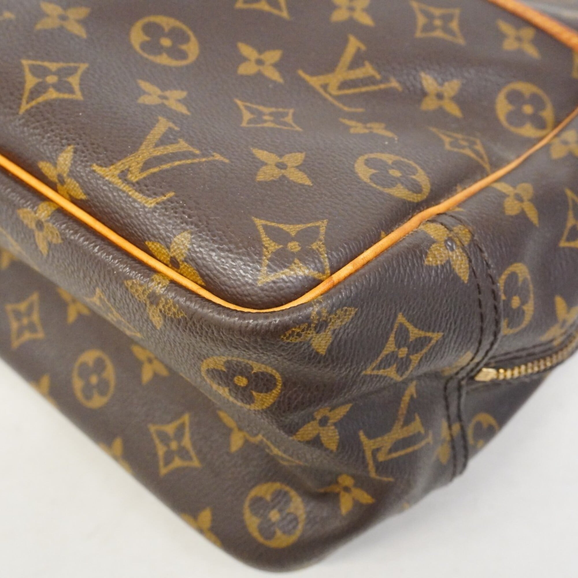 Louis Vuitton Brown Handbag (Pre-Owned)