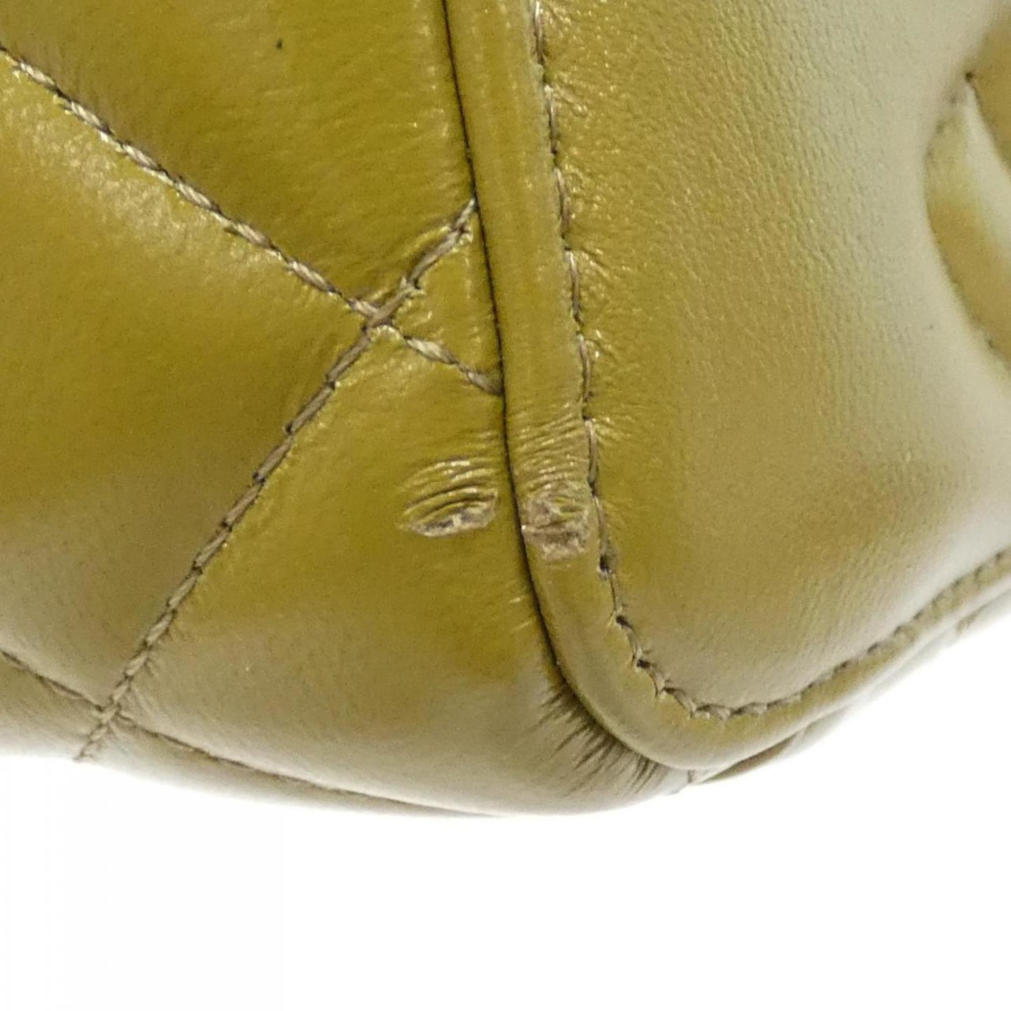 Chanel Green Leather Handbag (Pre-Owned)