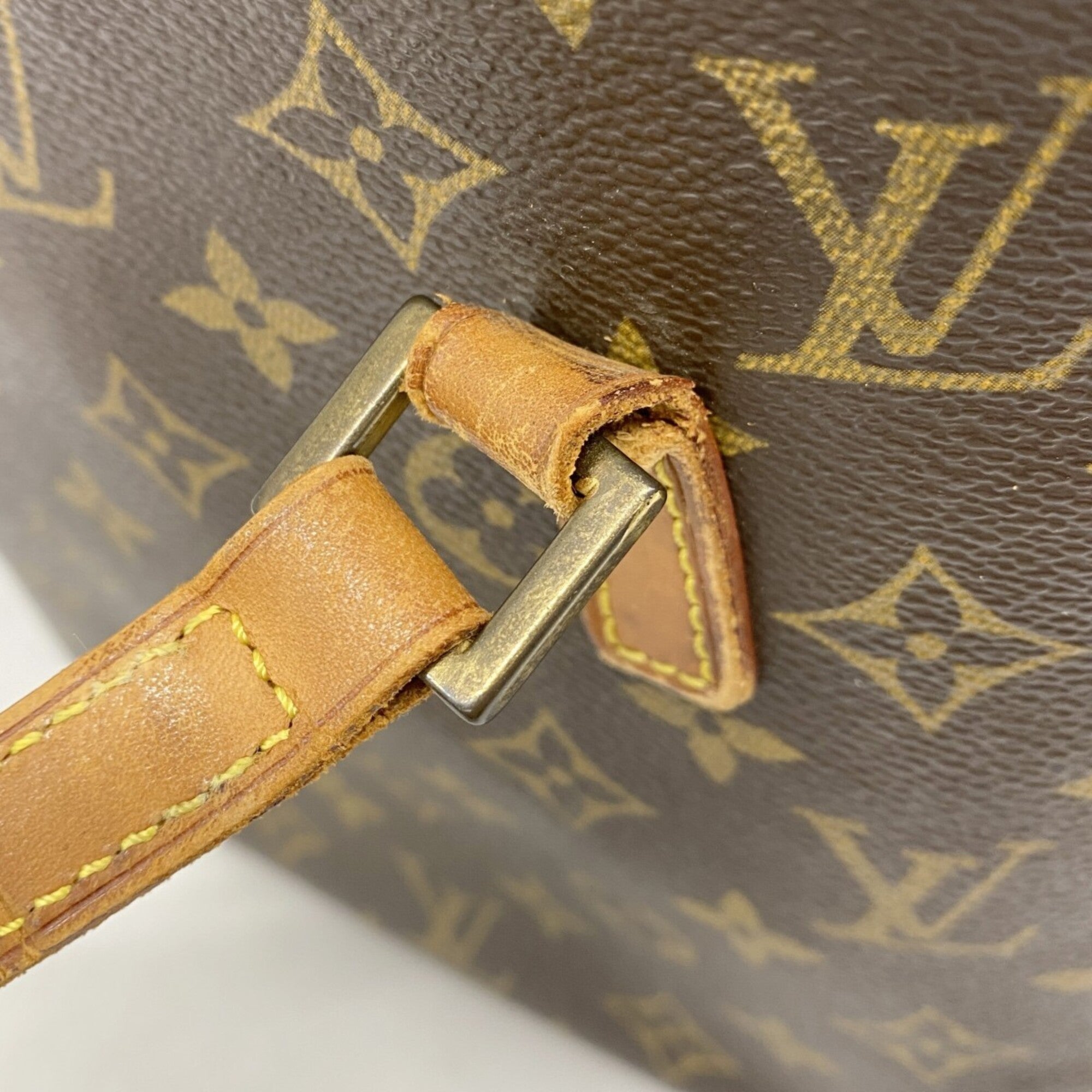 Louis Vuitton Brown Handbag (Pre-Owned)