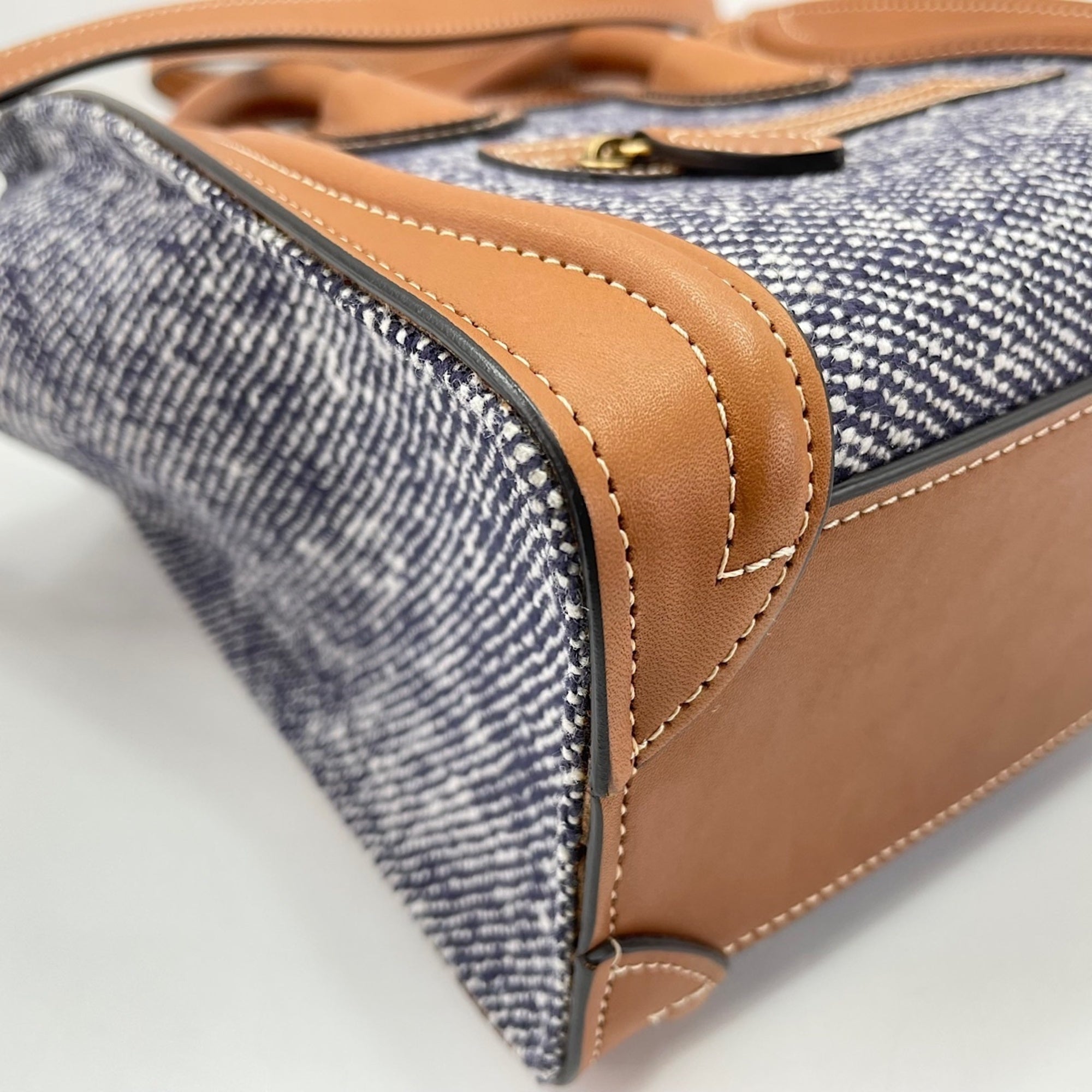 Celine Luggage Blue Handbag (Pre-Owned)