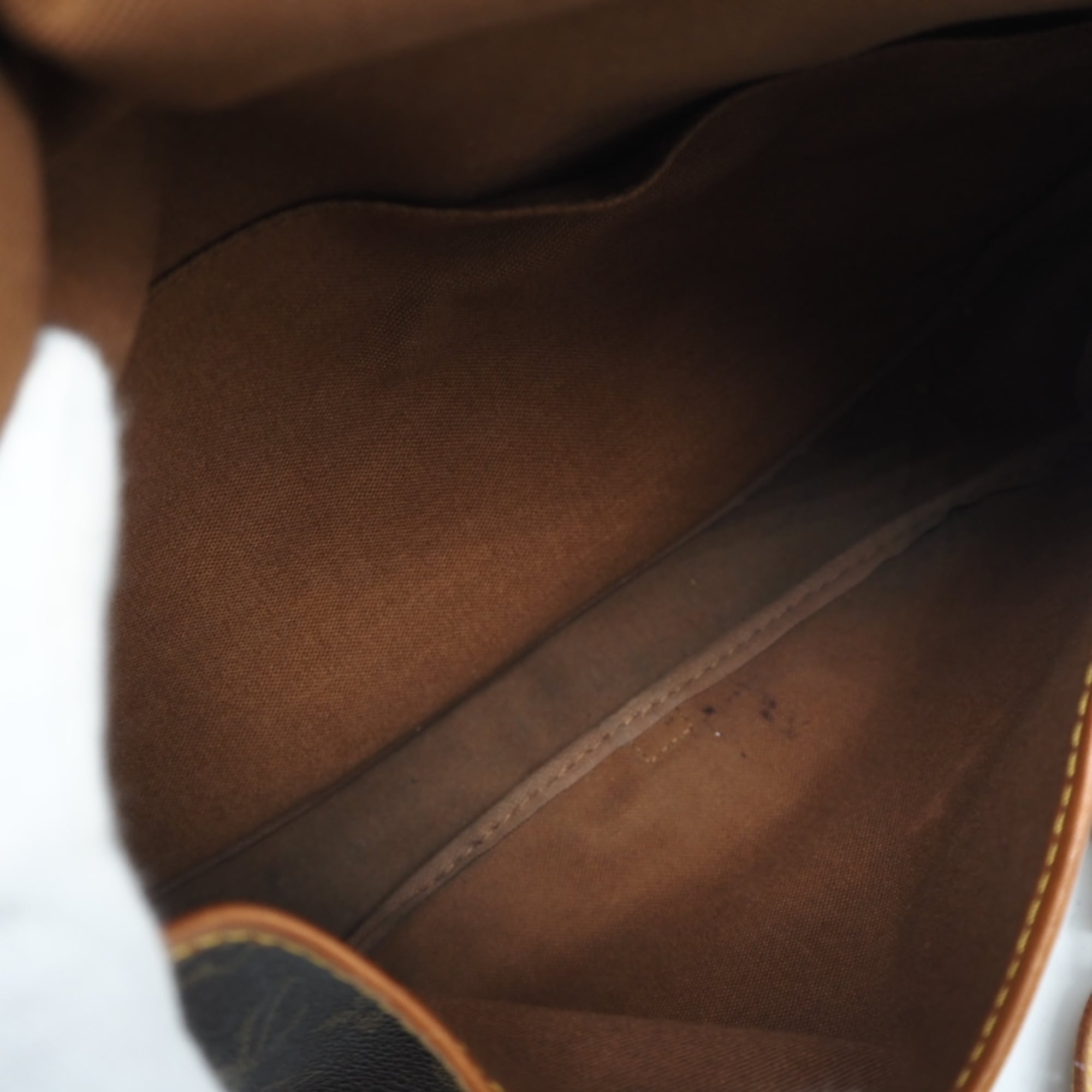 Louis Vuitton Monogram Brown Coated Canvas Leather Shoulder Bag (Pre-Owned)