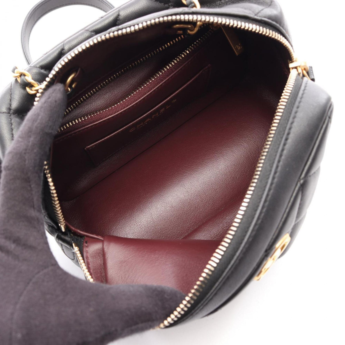 Chanel Black Leather Handbag Shoulder Bag (Pre-Owned)